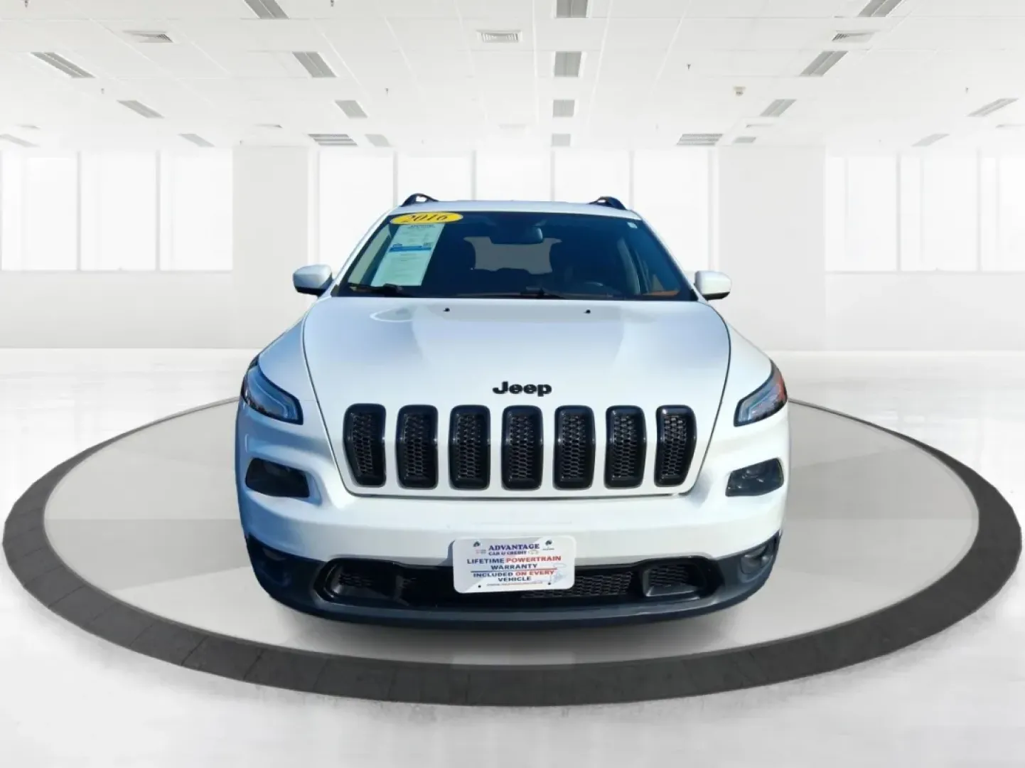 2016 Jeep Cherokee Altitude (1C4PJMCB5GW) with an 2.4L L4 DOHC 16V engine, 9A transmission, located at 880 E. National Road, Vandalia, OH, 45377, (937) 908-9800, 39.891918, -84.183594 - Picture your next weekend: a quick grocery run to the Meijer on Benchwood, a family visit across town, then a spontaneous road trip up I75 with the cargo area packed and the confidence of 4WD when Ohio weather changes its mind. This 2016 Jeep Cherokee Altitude is the kind of versatile crossover that - Photo#7