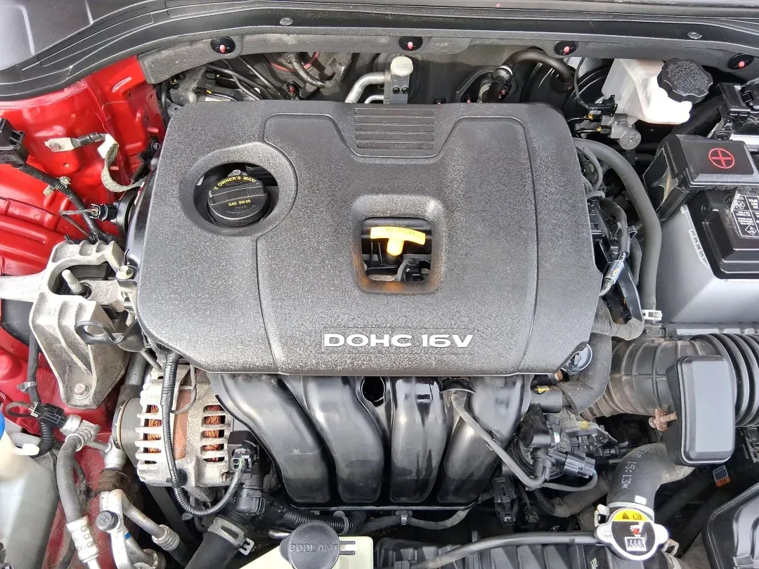 2017 Hyundai Elantra SE (KMHD84LF5HU) with an Nu 2L I-4 DOHC engine, 6A transmission, located at 1099 N County Rd 25A , Troy, OH, 45373, (937) 908-9800, 40.057079, -84.212883 - Planning a reliable daily commute from Troy to Dayton, a fuel-friendly run to the Miami Valley Centre Mall, or an easy weekend escape up I75? This 2017 Hyundai Elantra SE in eye-catching Scarlet Red Pearl is the kind of practical sedan that fits real life-comfortable for long drives, small enough fo - Photo#10