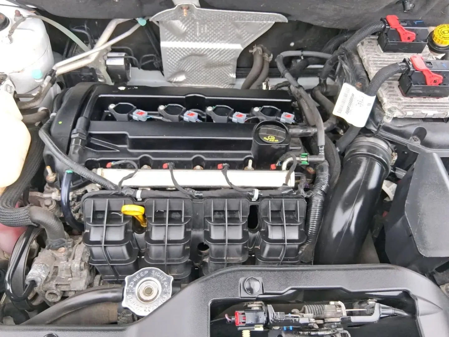 2016 Jeep Patriot Latitude (1C4NJPFA8GD) with an 2.0L L4 DOHC 16V engine, located at 1184 Kauffman Ave, Fairborn, OH, 45324, (937) 908-9800, 39.807072, -84.030914 - Picture your next weekend escape: loading up the gear, pointing the hood toward John Bryan State Park or a day trip to Dayton, and enjoying the confident, go-anywhere feel that makes a Jeep a Jeep. This **2016 Jeep Patriot Latitude** is a smart fit for commuters, first-time buyers, and budget-consci - Photo#11