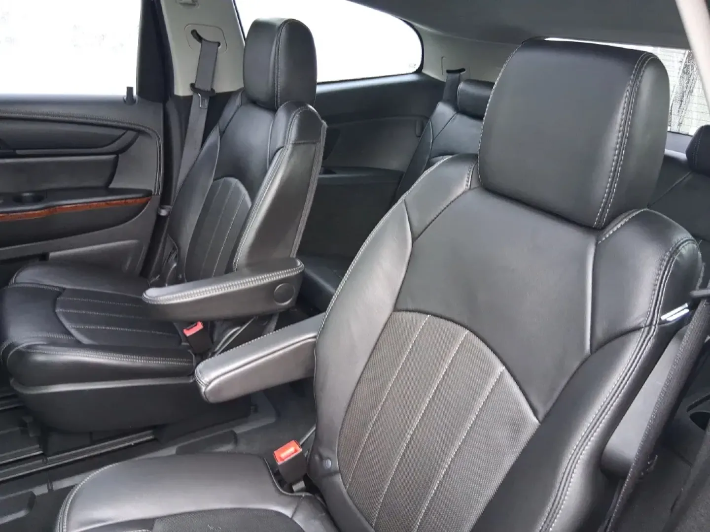 2014 Chevrolet Traverse LTZ (1GNKVJKDXEJ) with an 3.6L V-6 gasoline direct injection engine, 6-Speed Automatic transmission, located at 1951 S Dayton Lakeview Rd., New Carlisle, OH, 45344, (937) 908-9800, 39.890999, -84.050255 - Pack up the kids, cue up the playlist, and point the nose toward a weekend getaway-this 2014 Chevrolet Traverse LTZ is built for real life in West Central Ohio. Whether you're doing the school run, commuting between Troy and Dayton, or loading up for a road trip to Hocking Hills, the Traverse delive - Photo#9