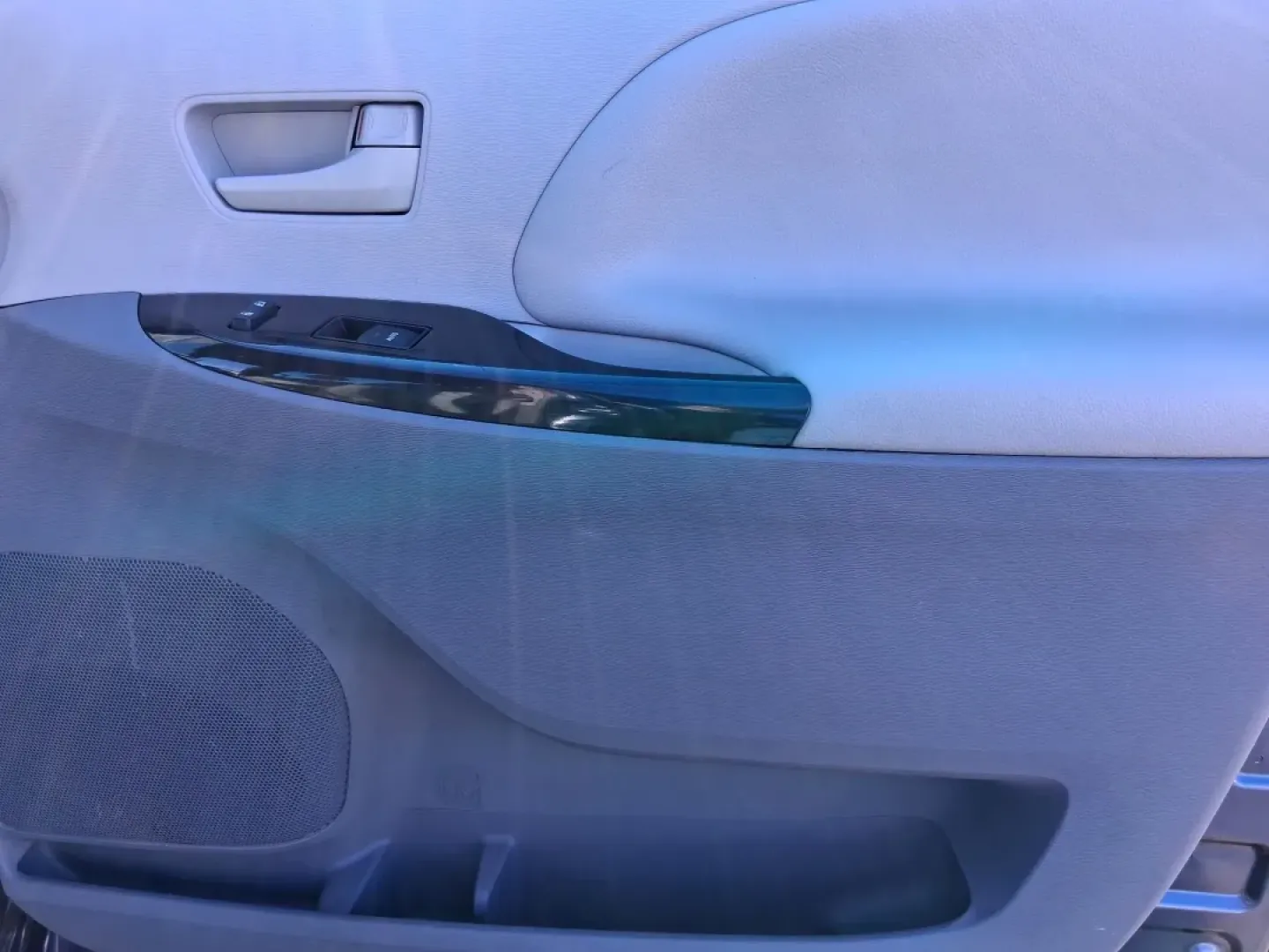 2013 Toyota Sienna L V6 7 Passenger (5TDZK3DC8DS) with an 3.5L V-6 DOHC engine, 5-Speed Automatic transmission, located at 4508 South Dixie Dr, Moraine, OH, 45439, (937) 908-9800, 39.689976, -84.218452 - Load up the kids, the groceries, and the weekend plans-this 2013 Toyota Sienna L V6 7 Passenger is the kind of minivan that makes everyday life easier, whether you're running school drop-offs, commuting across Dayton, or heading out for a road trip with friends. With Toyota reliability and a roomy c - Photo#18