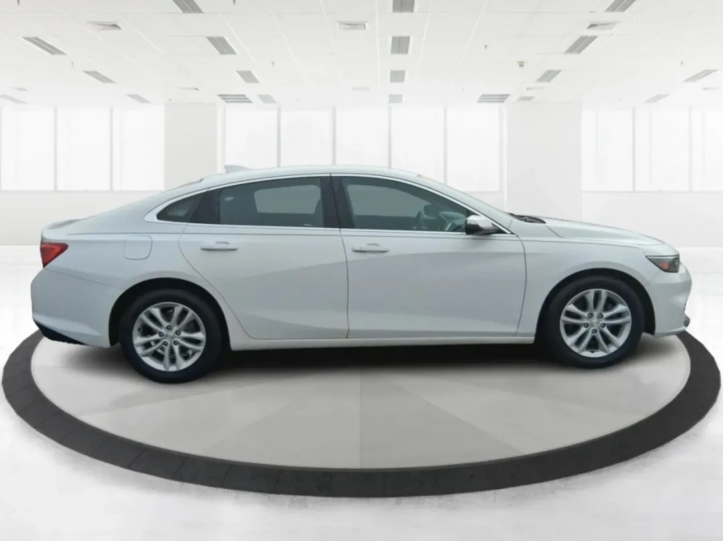 2018 Chevrolet Malibu LT (1G1ZD5ST9JF) with an ECOTEC 1.5L I-4 gasoline direct injection engine, 6A transmission, located at 4508 South Dixie Dr, Moraine, OH, 45439, (937) 908-9800, 39.689976, -84.218452 - Need a dependable commuter that still feels comfortable for date night in the Oregon District, errands around Dayton Mall, or a quick weekend drive up I75? This 2018 Chevrolet Malibu LT is a smart, real-world sedan that fits busy schedules-easy to park, smooth on long stretches of South Dixie Drive, - Photo#1