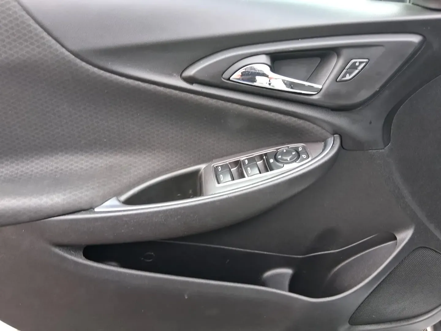 2018 Chevrolet Malibu LT (1G1ZD5ST9JF) with an ECOTEC 1.5L I-4 gasoline direct injection engine, 6A transmission, located at 4508 South Dixie Dr, Moraine, OH, 45439, (937) 908-9800, 39.689976, -84.218452 - Need a dependable commuter that still feels comfortable for date night in the Oregon District, errands around Dayton Mall, or a quick weekend drive up I75? This 2018 Chevrolet Malibu LT is a smart, real-world sedan that fits busy schedules-easy to park, smooth on long stretches of South Dixie Drive, - Photo#19