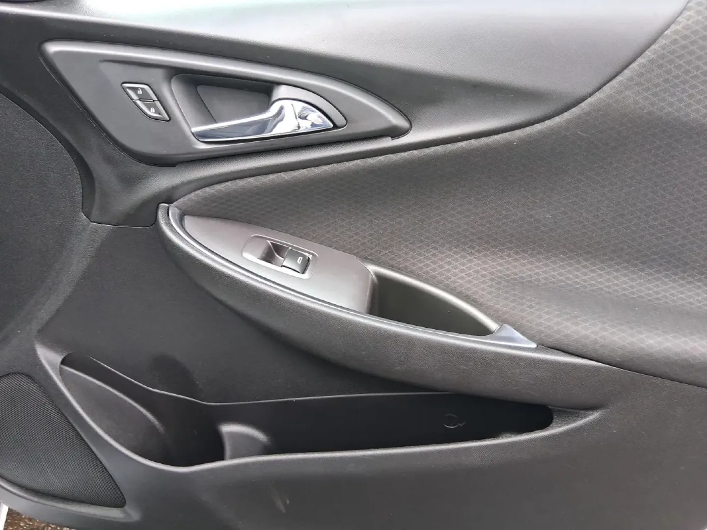 2018 Chevrolet Malibu LT (1G1ZD5ST9JF) with an ECOTEC 1.5L I-4 gasoline direct injection engine, 6A transmission, located at 4508 South Dixie Dr, Moraine, OH, 45439, (937) 908-9800, 39.689976, -84.218452 - Need a dependable commuter that still feels comfortable for date night in the Oregon District, errands around Dayton Mall, or a quick weekend drive up I75? This 2018 Chevrolet Malibu LT is a smart, real-world sedan that fits busy schedules-easy to park, smooth on long stretches of South Dixie Drive, - Photo#20