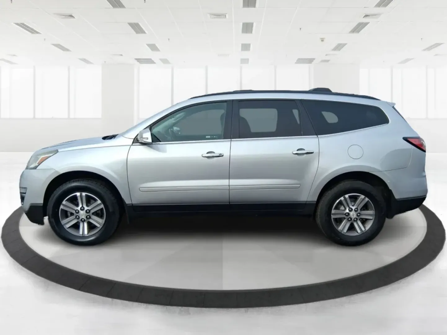 2017 Chevrolet Traverse 1LT (1GNKRGKD2HJ) with an 3.6L V-6 gasoline direct injection engine, 6A transmission, located at 1230 East Main St, Xenia, OH, 45385, (937) 908-9800, 39.688026, -83.910172 - Need one vehicle that can handle school drop-offs, long commutes to Dayton, and weekend road trips to Caesar Creek State Park without feeling cramped? This **2017 Chevrolet Traverse 1LT** is built for real-life Ohio schedules-roomy for growing families, comfortable for daily driving, and versatile e - Photo#5