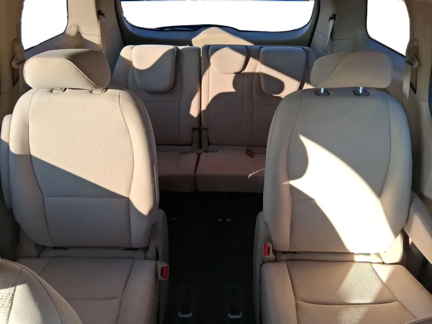 2016 Kia Sedona LX (KNDMB5C1XG6) with an Lambda 3.3L V-6 gasoline direct injection engine, 6-Speed Automatic transmission, located at 1230 East Main St, Xenia, OH, 45385, (937) 908-9800, 39.688026, -83.910172 - Load up the kids, the groceries, and the weekend plans-this 2016 Kia Sedona LX is built for real life in and around Xenia. Whether you're shuttling to school drop-offs, commuting toward Beavercreek, or planning a family road trip out to John Bryan State Park and Yellow Springs, this passenger van de - Photo#13