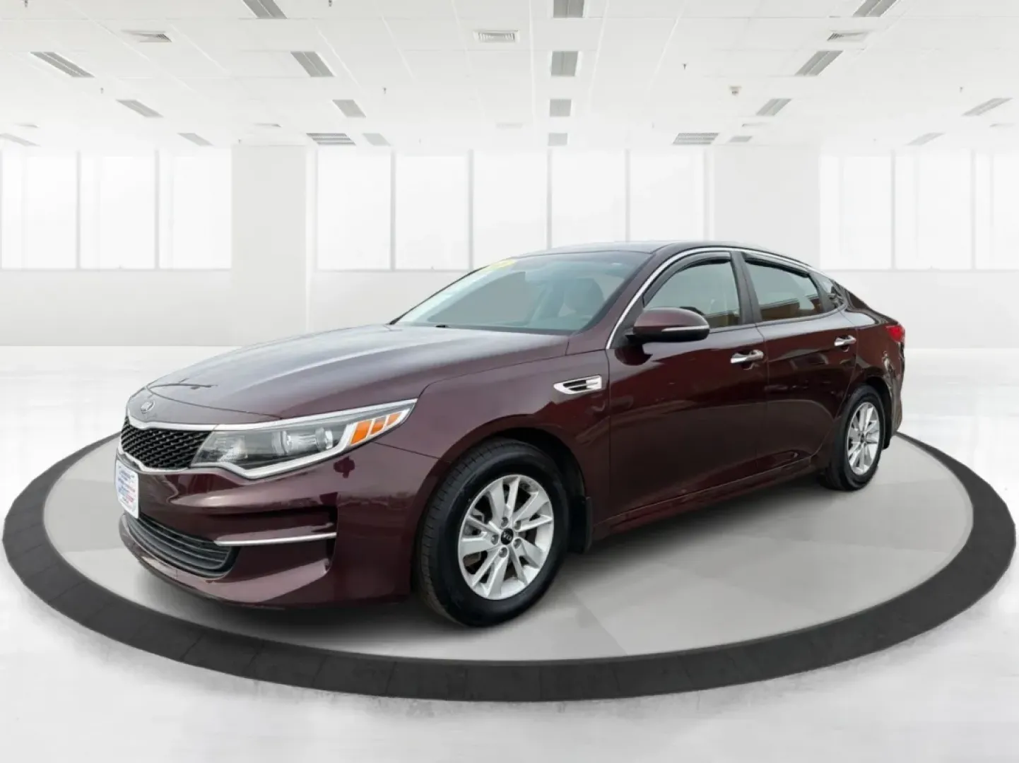 2016 Kia Optima LX (5XXGT4L32GG) with an Theta II 2.4L I-4 gasoline direct injection engine, 6A transmission, located at 1184 Kauffman Ave, Fairborn, OH, 45324, (937) 908-9800, 39.807072, -84.030914 - Picture your next week going smoother: an easy morning commute down I-675, a quick run to The Mall at Fairfield Commons, and a comfortable weekend drive past Wright State University or out toward the National Museum of the U.S. Air Force-without stressing about your budget. This 2016 Kia Optima LX s - Photo#8