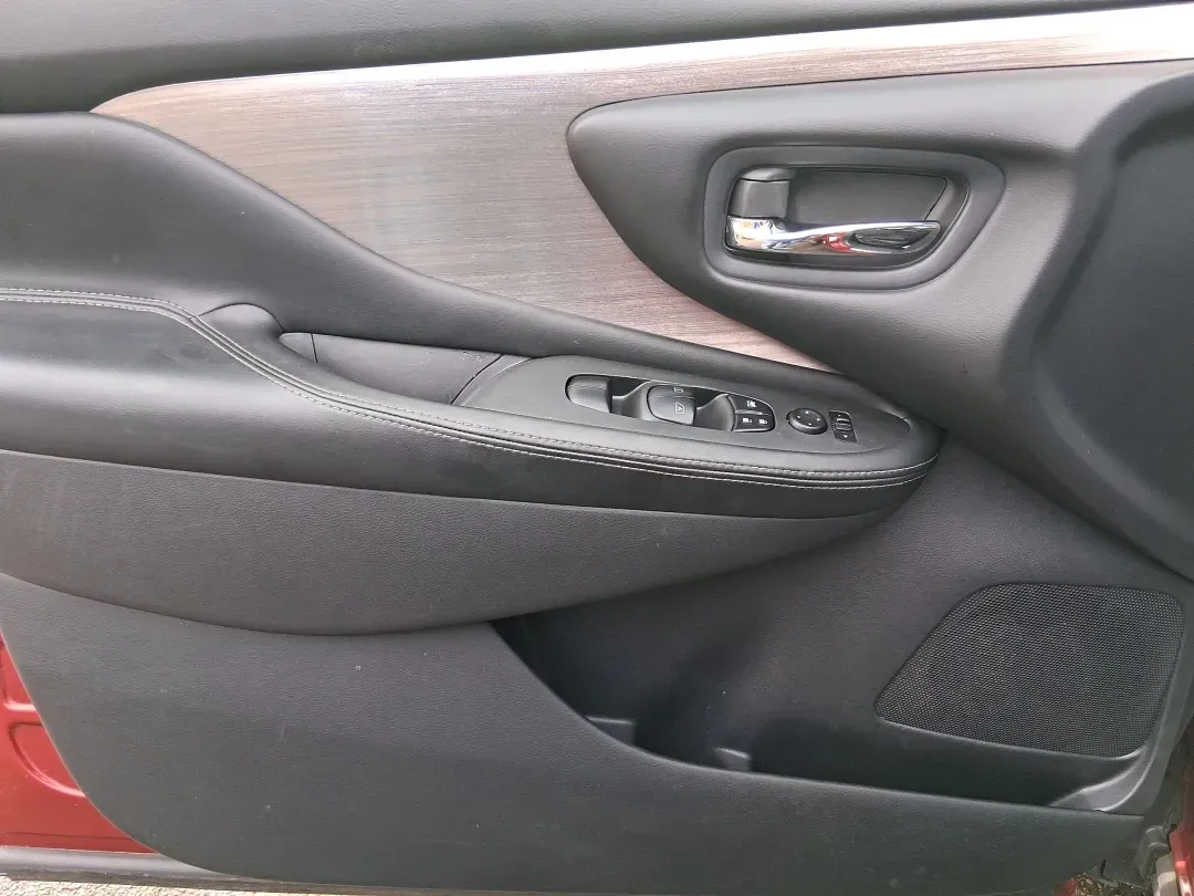 2018 Nissan Murano SV (5N1AZ2MH5JN) with an 3.5L V-6 DOHC engine, CVT transmission, located at 1184 Kauffman Ave, Fairborn, OH, 45324, (937) 908-9800, 39.807072, -84.030914 - Road trips to Yellow Springs, daily commutes down I675, or weekend errands between Wright-Patt and Fairfield Commons-this 2018 Nissan Murano SV is the kind of comfortable, confidence-inspiring SUV that fits real life in Fairborn. With its bold Cayenne Red Metallic finish, roomy cabin, and smart tech - Photo#18