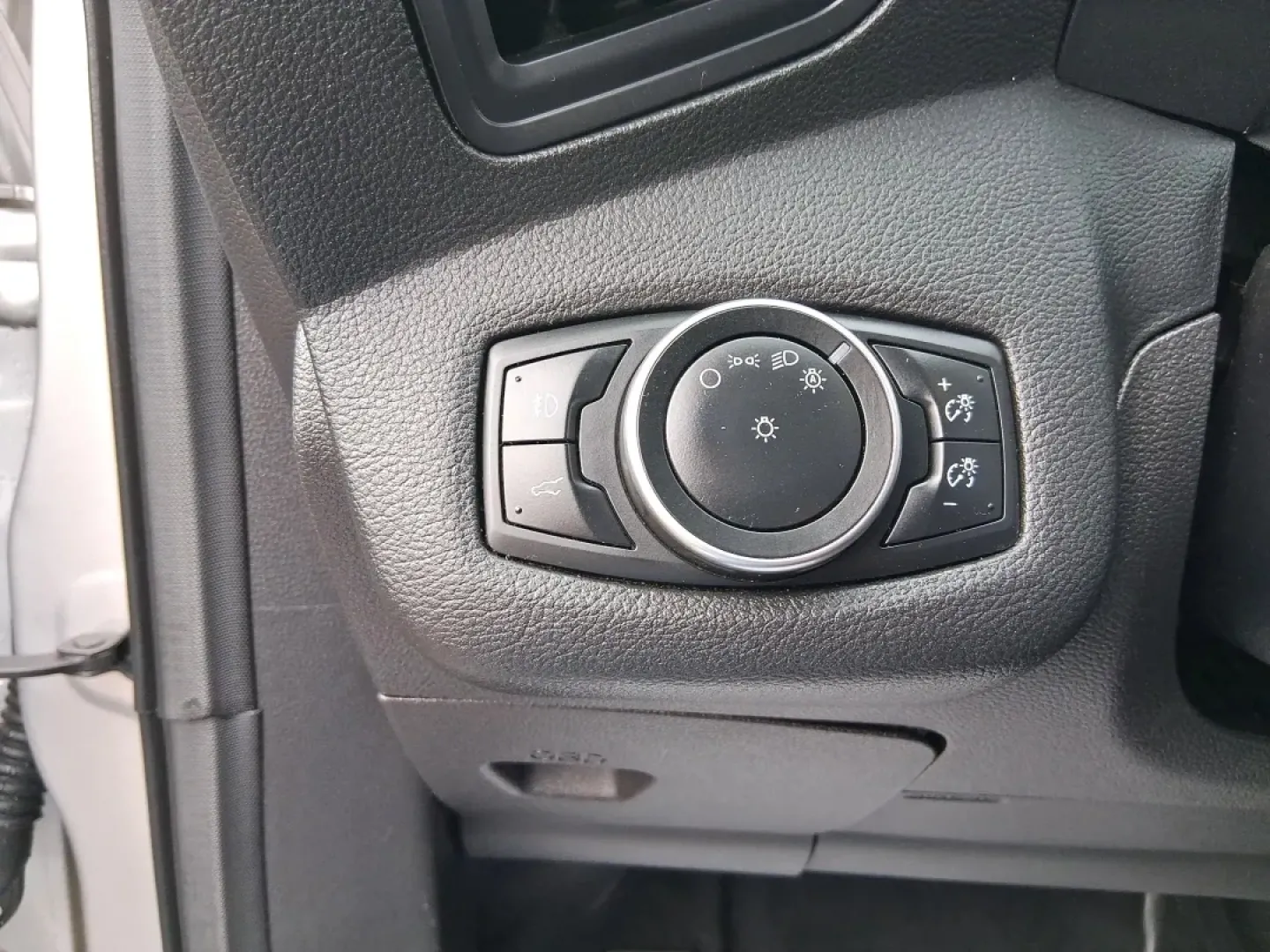 2017 Ford Escape SE (1FMCU0GD5HU) with an 1.5L L4 DOHC 16V engine, 6A transmission, located at 1099 N County Rd 25A , Troy, OH, 45373, (937) 908-9800, 40.057079, -84.212883 - Picture your next Ohio weekend: a quick run up I75 for errands, a family day at Treasure Island Park, or a spontaneous road trip to Dayton-without worrying about space, comfort, or winter-ready confidence. This 2017 Ford Escape SE SUV is built for real life in Troy, offering the easy maneuverability - Photo#17