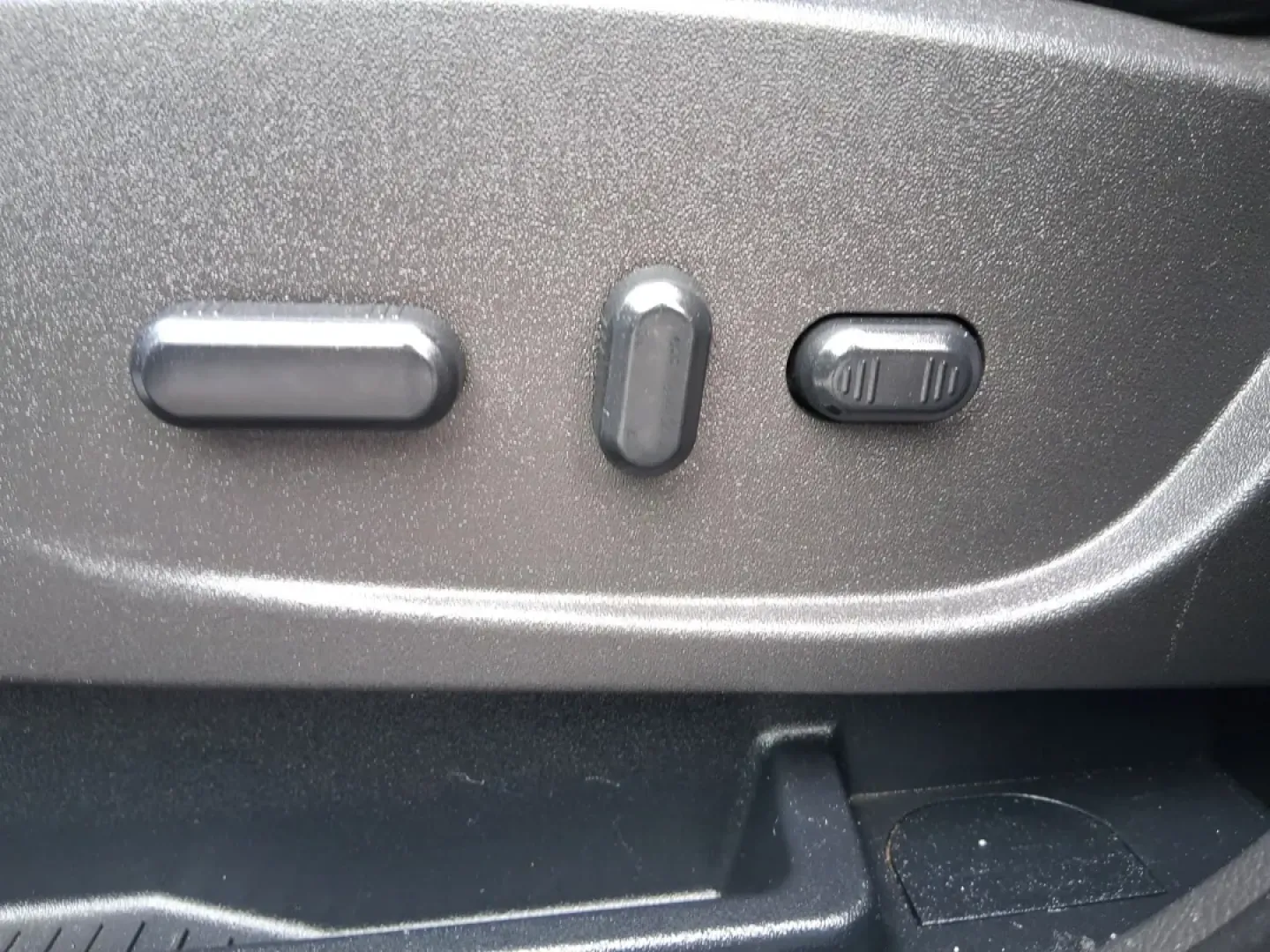 2017 Ford Escape SE (1FMCU0GD5HU) with an 1.5L L4 DOHC 16V engine, 6A transmission, located at 1099 N County Rd 25A , Troy, OH, 45373, (937) 908-9800, 40.057079, -84.212883 - Picture your next Ohio weekend: a quick run up I75 for errands, a family day at Treasure Island Park, or a spontaneous road trip to Dayton-without worrying about space, comfort, or winter-ready confidence. This 2017 Ford Escape SE SUV is built for real life in Troy, offering the easy maneuverability - Photo#18