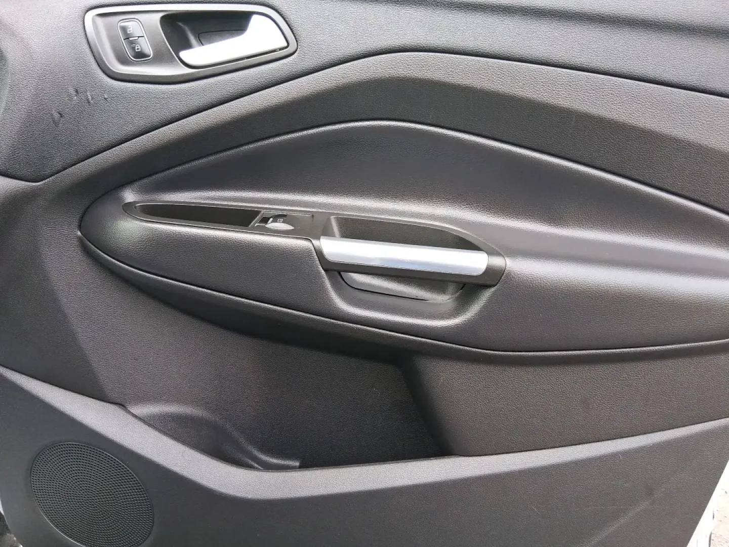 2017 Ford Escape SE (1FMCU0GD5HU) with an 1.5L L4 DOHC 16V engine, 6A transmission, located at 1099 N County Rd 25A , Troy, OH, 45373, (937) 908-9800, 40.057079, -84.212883 - Picture your next Ohio weekend: a quick run up I75 for errands, a family day at Treasure Island Park, or a spontaneous road trip to Dayton-without worrying about space, comfort, or winter-ready confidence. This 2017 Ford Escape SE SUV is built for real life in Troy, offering the easy maneuverability - Photo#20