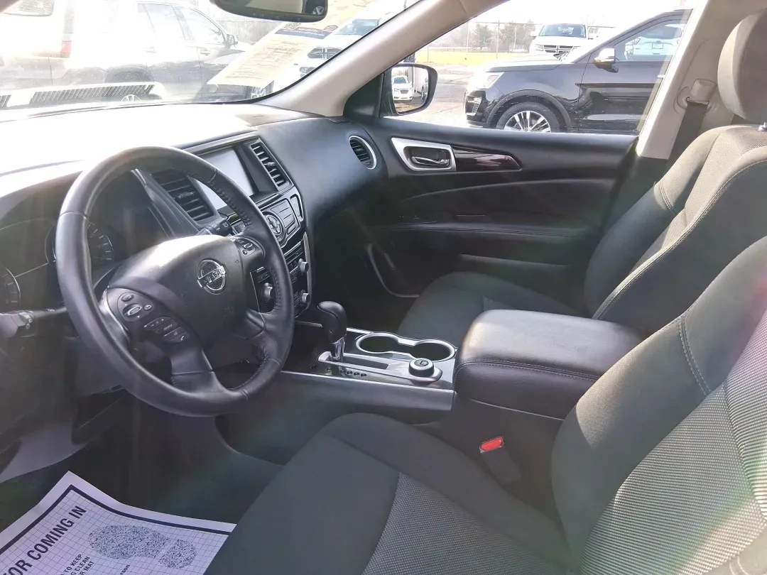 2018 Nissan Pathfinder SV (5N1DR2MM7JC) with an 3.5L V-6 gasoline direct injection engine, CVT transmission, located at 1099 N County Rd 25A , Troy, OH, 45373, (937) 908-9800, 40.057079, -84.212883 - Pack up the kids, the cooler, and the weekend plans-this 2018 Nissan Pathfinder SV is built for real life in Troy, Ohio, whether you're shuttling to practice, commuting down I75, or heading out for a road trip to the Dayton area. With three-row versatility, confident capability, and family-friendly - Photo#9