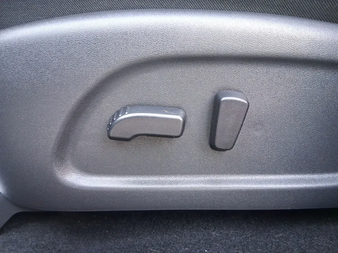 2018 Nissan Pathfinder SV (5N1DR2MM7JC) with an 3.5L V-6 gasoline direct injection engine, CVT transmission, located at 1099 N County Rd 25A , Troy, OH, 45373, (937) 908-9800, 40.057079, -84.212883 - Pack up the kids, the cooler, and the weekend plans-this 2018 Nissan Pathfinder SV is built for real life in Troy, Ohio, whether you're shuttling to practice, commuting down I75, or heading out for a road trip to the Dayton area. With three-row versatility, confident capability, and family-friendly - Photo#17