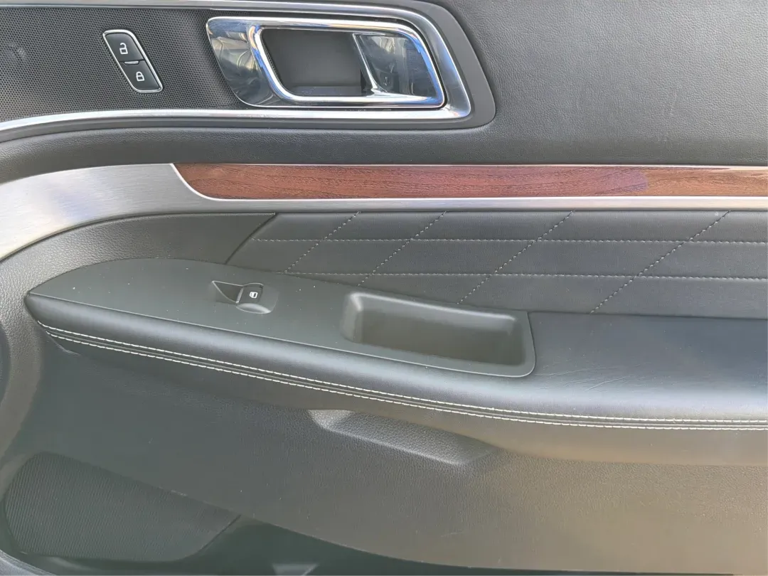 2018 Ford Explorer Platinum (1FM5K8HT1JG) with an EcoBoost 3.5L V-6 gasoline direct injection engine, 6A transmission, located at 8750 N County Rd 25A, Piqua, OH, 45356, (937) 908-9800, 40.164391, -84.232513 - Load up the family, cue the road-trip playlist, and point your weekend plans toward Indian Lake or a quick getaway down I75-this 2018 Ford Explorer Platinum is built for real-life Ohio driving. With confident 4WD/AWD traction, three-row versatility, and premium comfort, it's an ideal SUV for growing - Photo#20