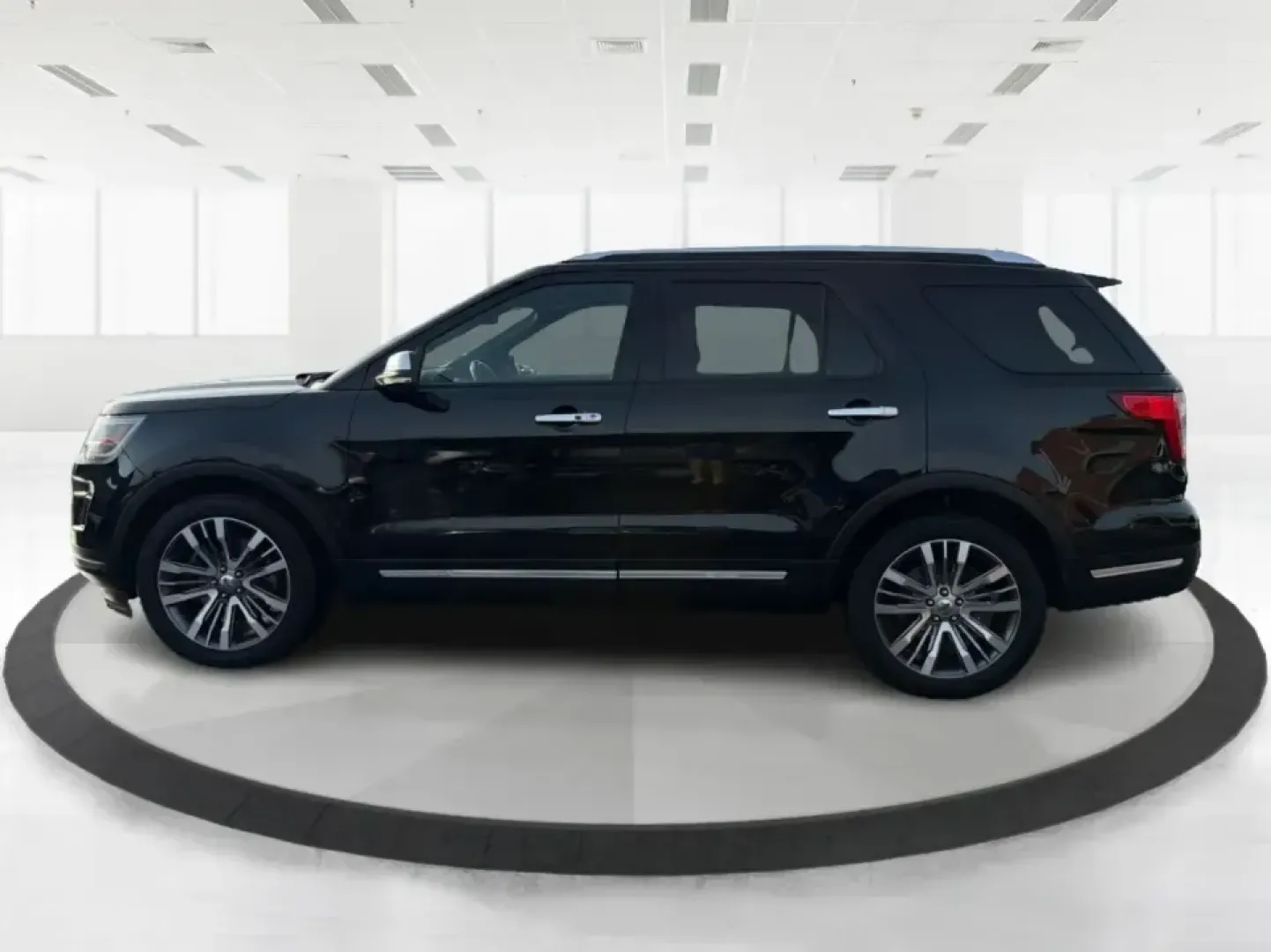 2018 Ford Explorer Platinum (1FM5K8HT1JG) with an EcoBoost 3.5L V-6 gasoline direct injection engine, 6A transmission, located at 401 Woodman Dr, Riverside, OH, 45431, (937) 908-9800, 39.760899, -84.123421 - Load up the family, cue the road-trip playlist, and point your weekend plans toward Indian Lake or a quick getaway down I75-this 2018 Ford Explorer Platinum is built for real-life Ohio driving. With confident 4WD/AWD traction, three-row versatility, and premium comfort, it's an ideal SUV for growing - Photo#5