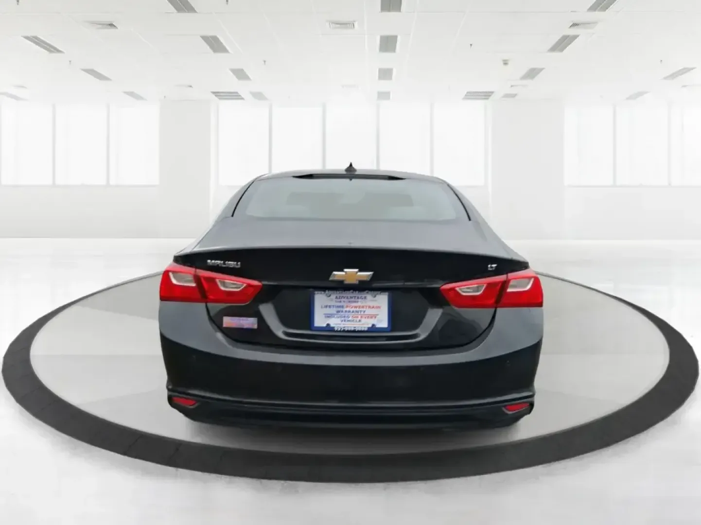 2016 Chevrolet Malibu 1LT (1G1ZE5ST4GF) with an ECOTEC 1.5L I-4 gasoline direct injection engine, 6A transmission, located at 1184 Kauffman Ave, Fairborn, OH, 45324, (937) 908-9800, 39.807072, -84.030914 - Need a dependable sedan for the daily commute to Wright-Patterson AFB, quick school drop-offs, or comfortable weekend drives to Yellow Springs? This 2016 Chevrolet Malibu 1LT is built for real life in Fairborn-efficient, easy to park, and packed with the comfort and safety features that make every m - Photo#3