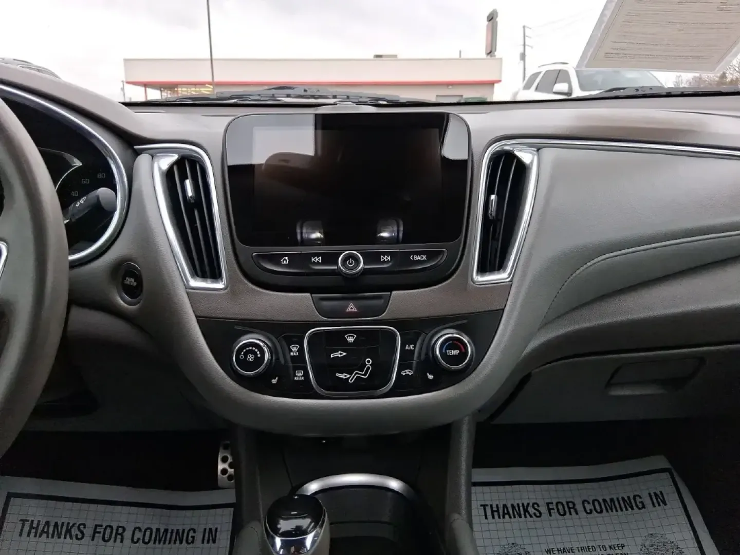 2016 Chevrolet Malibu 1LT (1G1ZE5ST4GF) with an ECOTEC 1.5L I-4 gasoline direct injection engine, 6A transmission, located at 1184 Kauffman Ave, Fairborn, OH, 45324, (937) 908-9800, 39.807072, -84.030914 - Need a dependable sedan for the daily commute to Wright-Patterson AFB, quick school drop-offs, or comfortable weekend drives to Yellow Springs? This 2016 Chevrolet Malibu 1LT is built for real life in Fairborn-efficient, easy to park, and packed with the comfort and safety features that make every m - Photo#13