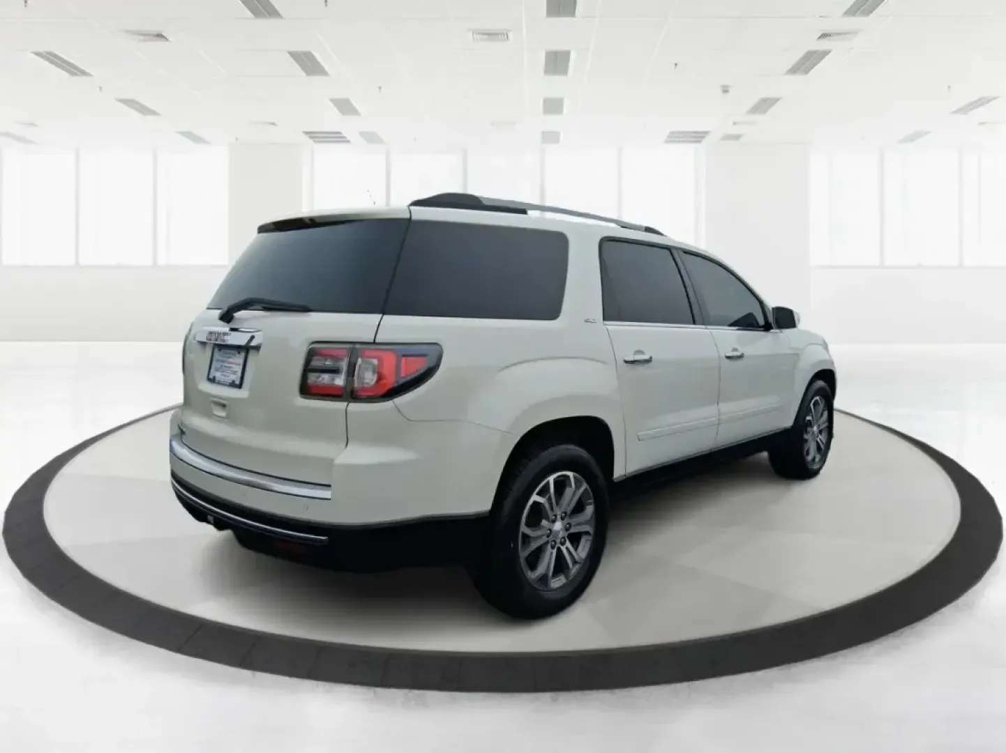 2015 GMC Acadia SLT-1 (1GKKRRKDXFJ) with an 3.6L V-6 gasoline direct injection engine, 6-Speed Automatic transmission, located at 4508 South Dixie Dr, Moraine, OH, 45439, (937) 908-9800, 39.689976, -84.218452 - Need one SUV that can handle school drop-offs, a long commute up I75, and a packed weekend at Carillon Historical Park or a day trip to Caesar Creek? This 2015 GMC Acadia SLT-1 is built for real life in Moraine-roomy, comfortable, and ready for the daily hustle while still feeling upscale for road-t - Photo#2