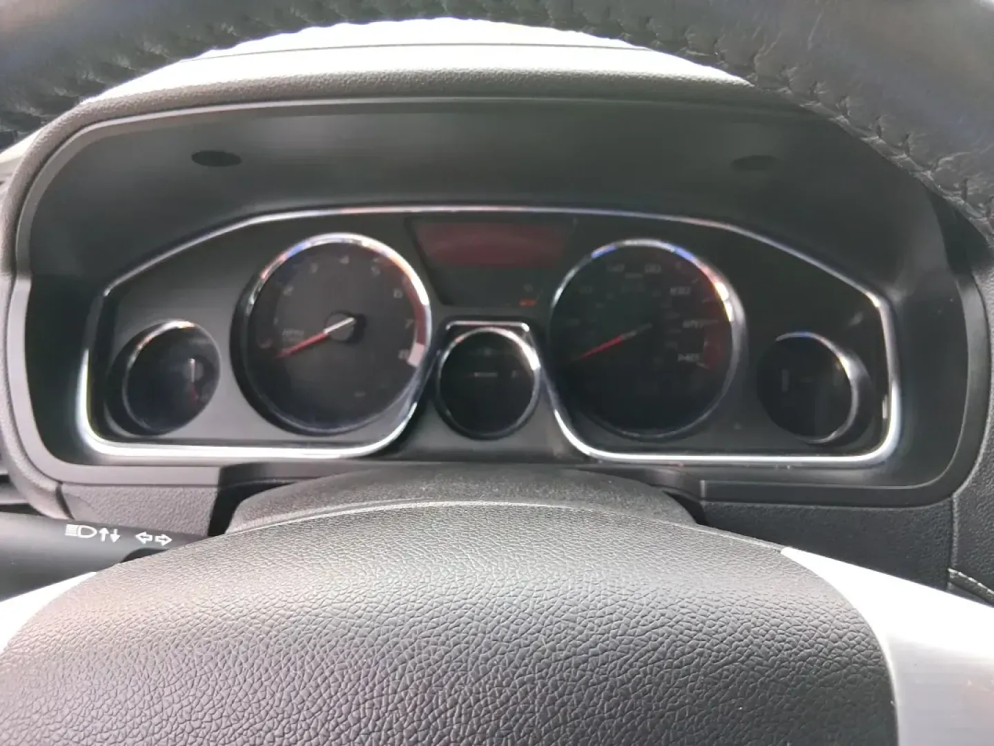 2015 GMC Acadia SLT-1 (1GKKRRKDXFJ) with an 3.6L V-6 gasoline direct injection engine, 6-Speed Automatic transmission, located at 4508 South Dixie Dr, Moraine, OH, 45439, (937) 908-9800, 39.689976, -84.218452 - Need one SUV that can handle school drop-offs, a long commute up I75, and a packed weekend at Carillon Historical Park or a day trip to Caesar Creek? This 2015 GMC Acadia SLT-1 is built for real life in Moraine-roomy, comfortable, and ready for the daily hustle while still feeling upscale for road-t - Photo#15