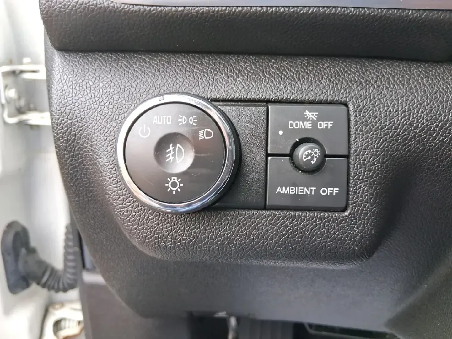 2015 GMC Acadia SLT-1 (1GKKRRKDXFJ) with an 3.6L V-6 gasoline direct injection engine, 6-Speed Automatic transmission, located at 4508 South Dixie Dr, Moraine, OH, 45439, (937) 908-9800, 39.689976, -84.218452 - Need one SUV that can handle school drop-offs, a long commute up I75, and a packed weekend at Carillon Historical Park or a day trip to Caesar Creek? This 2015 GMC Acadia SLT-1 is built for real life in Moraine-roomy, comfortable, and ready for the daily hustle while still feeling upscale for road-t - Photo#17