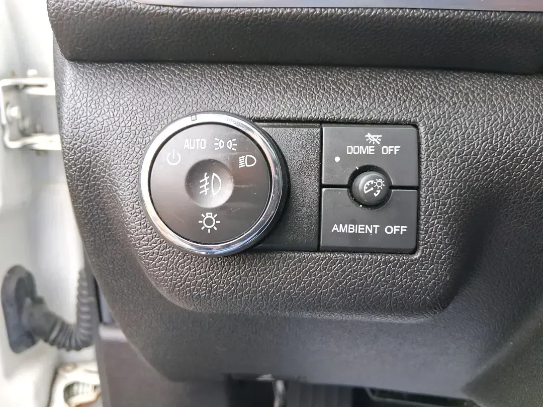 2015 GMC Acadia SLT-1 (1GKKRRKDXFJ) with an 3.6L V-6 gasoline direct injection engine, 6-Speed Automatic transmission, located at 4508 South Dixie Dr, Moraine, OH, 45439, (937) 908-9800, 39.689976, -84.218452 - Need one SUV that can handle school drop-offs, a long commute up I75, and a packed weekend at Carillon Historical Park or a day trip to Caesar Creek? This 2015 GMC Acadia SLT-1 is built for real life in Moraine-roomy, comfortable, and ready for the daily hustle while still feeling upscale for road-t - Photo#17