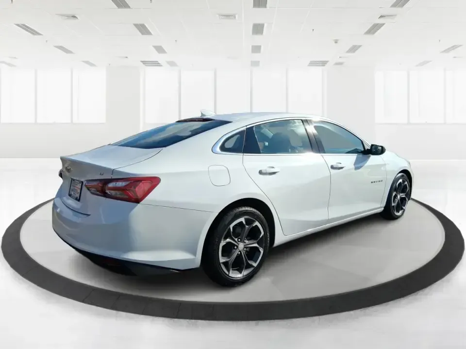 2022 Chevrolet Malibu FWD LT (1G1ZD5ST2NF) with an ECOTEC 1.5L I-4 gasoline direct injection engine, 6A transmission, located at 1230 East Main St, Xenia, OH, 45385, (937) 908-9800, 39.688026, -83.910172 - Need a reliable commuter that still feels comfortable for date night in downtown Xenia, the daily school run, or quick weekend escapes toward John Bryan State Park? This 2022 Chevrolet Malibu LT is built for real life-easy to drive, fuel-friendly on regular unleaded, and packed with the comfort and - Photo#2