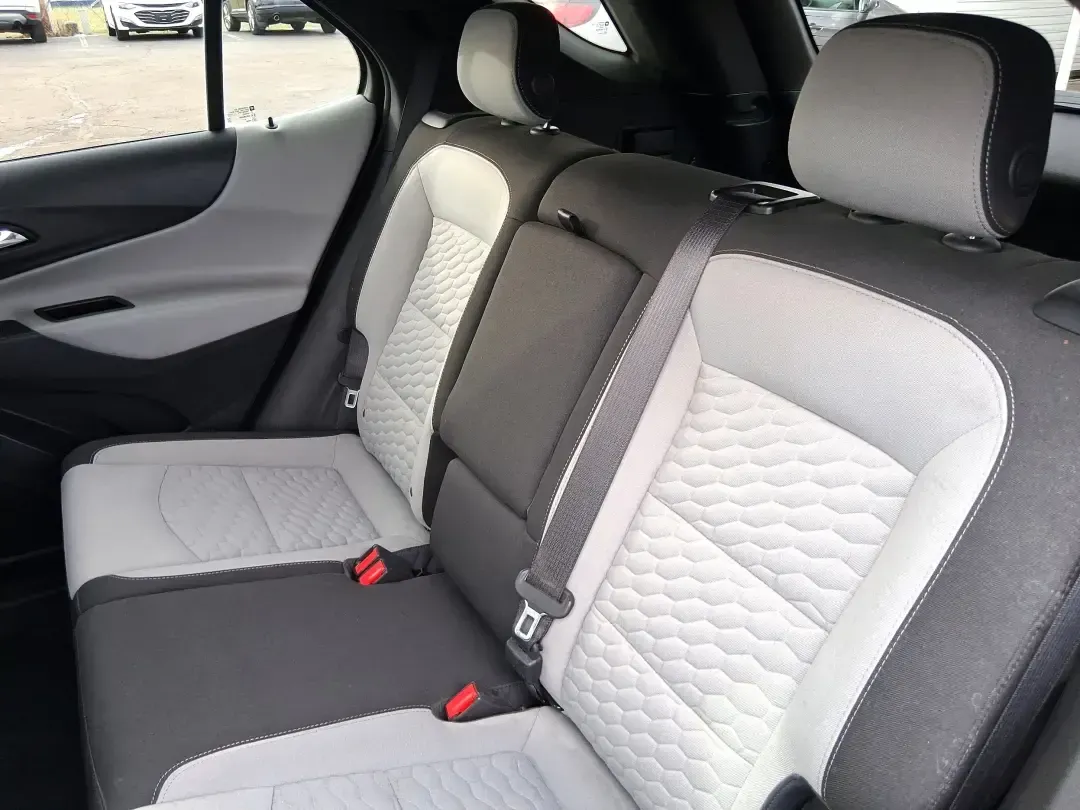 2020 Chevrolet Equinox FWD LT 1.5L Turbo (3GNAXKEV7LS) with an 1.5L I-4 gasoline direct injection engine, 6A transmission, located at 1184 Kauffman Ave, Fairborn, OH, 45324, (937) 908-9800, 39.807072, -84.030914 - Picture your next week going smoother: school drop-offs, I675 commutes, grocery runs, and spontaneous weekend escapes to Yellow Springs-handled in one comfortable, efficient SUV that fits real life. This **2020 Chevrolet Equinox LT (FWD) 1.5L Turbo** in **Pacific Blue Metallic** is a smart choice fo - Photo#10