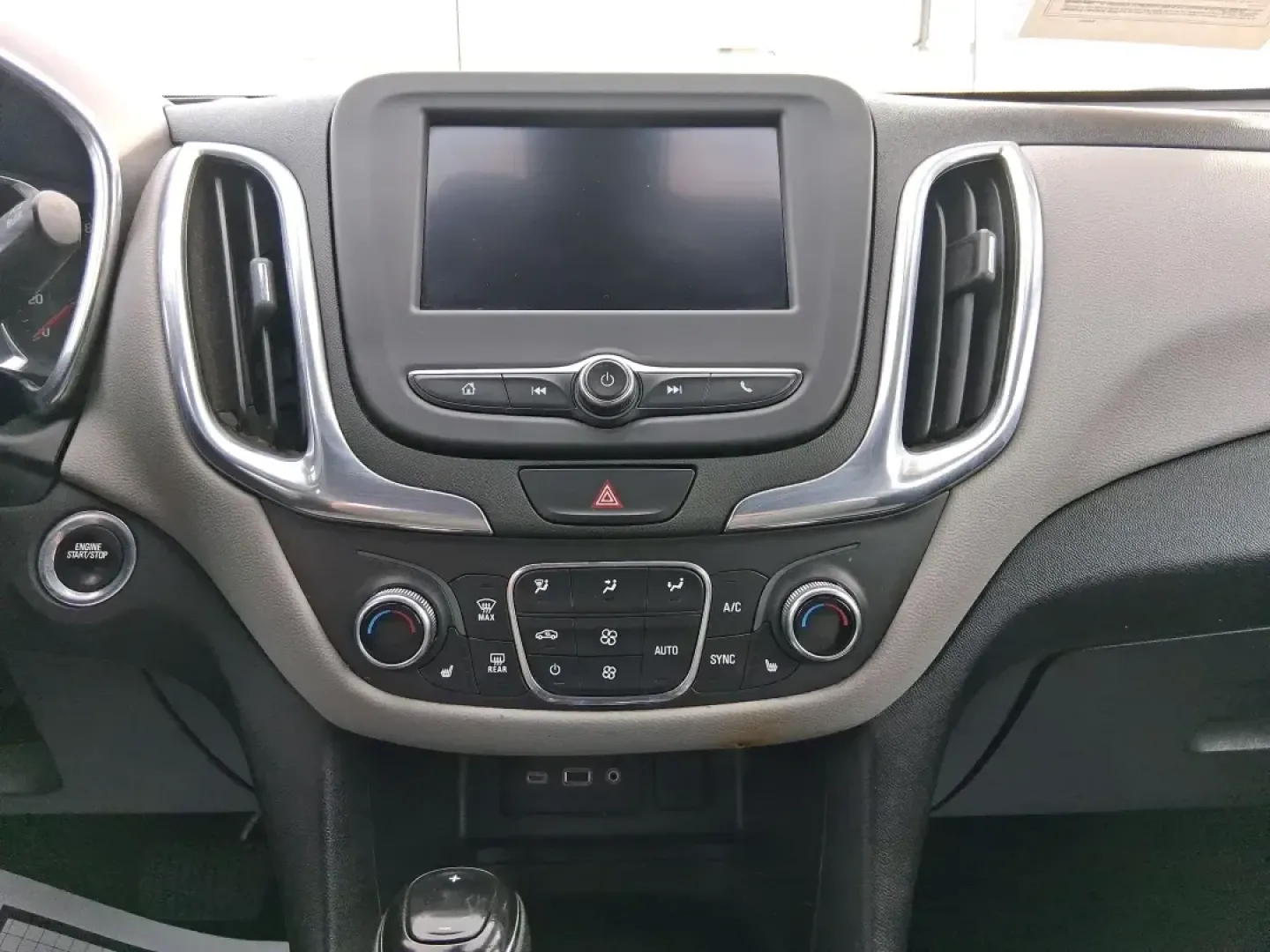 2020 Chevrolet Equinox FWD LT 1.5L Turbo (3GNAXKEV7LS) with an 1.5L I-4 gasoline direct injection engine, 6A transmission, located at 1184 Kauffman Ave, Fairborn, OH, 45324, (937) 908-9800, 39.807072, -84.030914 - Picture your next week going smoother: school drop-offs, I675 commutes, grocery runs, and spontaneous weekend escapes to Yellow Springs-handled in one comfortable, efficient SUV that fits real life. This **2020 Chevrolet Equinox LT (FWD) 1.5L Turbo** in **Pacific Blue Metallic** is a smart choice fo - Photo#13