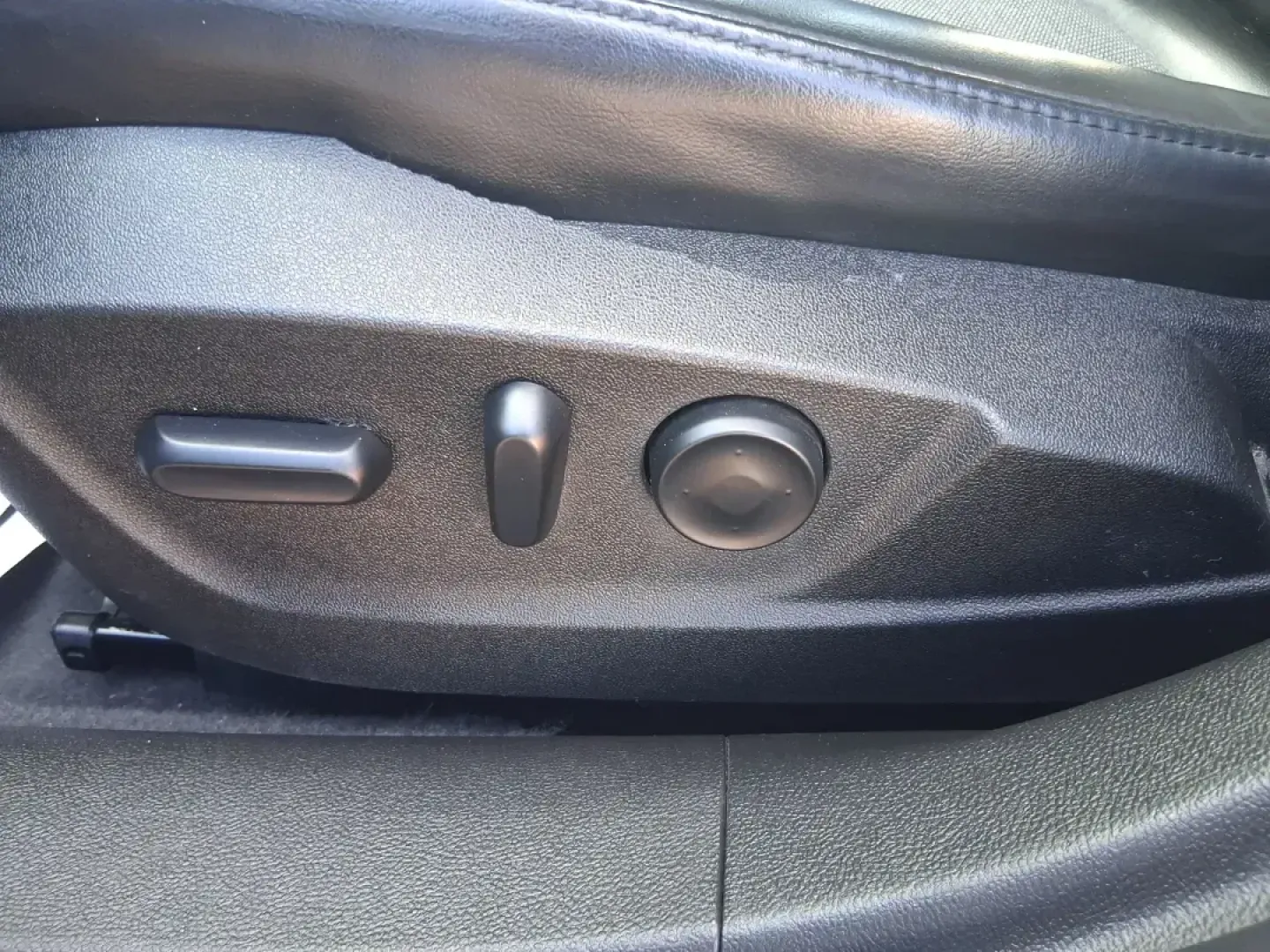 2013 Chevrolet Malibu 1LT (1G11C5SA6DF) with an ECOTEC 2.5L I-4 gasoline direct injection engine, 6-Speed Automatic transmission, located at 1951 S Dayton Lakeview Rd., New Carlisle, OH, 45344, (937) 908-9800, 39.890999, -84.050255 - Need a dependable daily driver that can handle the school run, the I70 commute, and the occasional weekend getaway without draining your budget? This 2013 Chevrolet Malibu 1LT is a smart, comfortable sedan for real-life Ohio driving-easy to park, smooth on longer trips, and efficient enough for ever - Photo#18