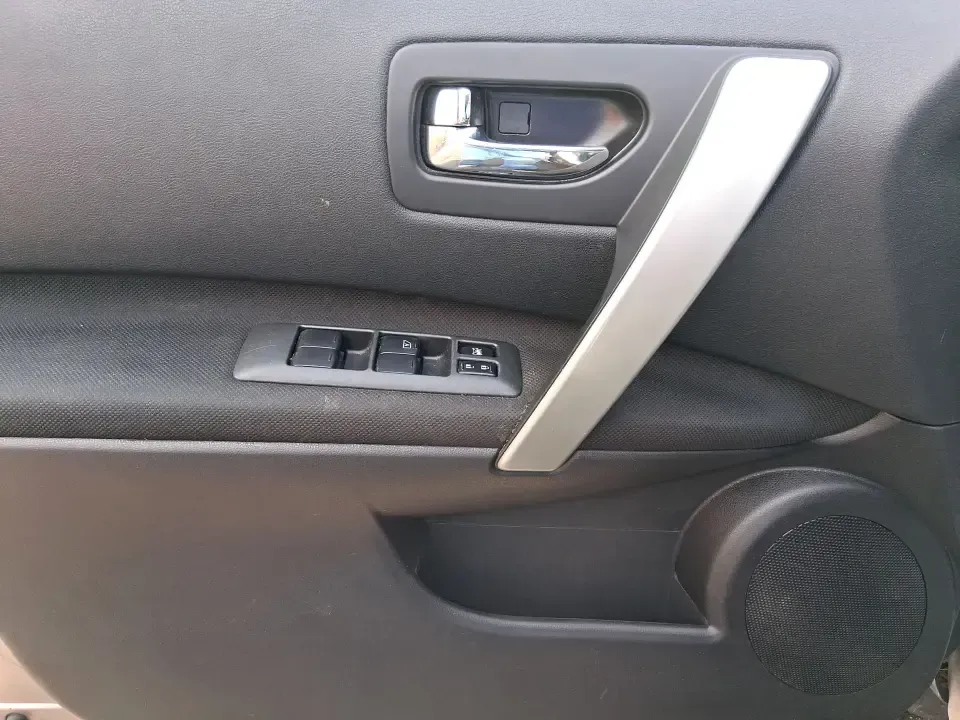 2013 Nissan Rogue S (JN8AS5MV5DW) with an 2.5L I-4 DOHC engine, Continuously Variable Transmission transmission, located at 8750 N County Rd 25A, Piqua, OH, 45356, (937) 908-9800, 40.164391, -84.232513 - Ready for a practical SUV that fits real life in the Miami Valley-school drop-offs, I-75 commutes, grocery runs, and spontaneous weekend getaways to Carillon Historical Park or a stroll around The Greene? This **2013 Nissan Rogue S** is the kind of compact SUV that makes everyday driving easier, wit - Photo#17