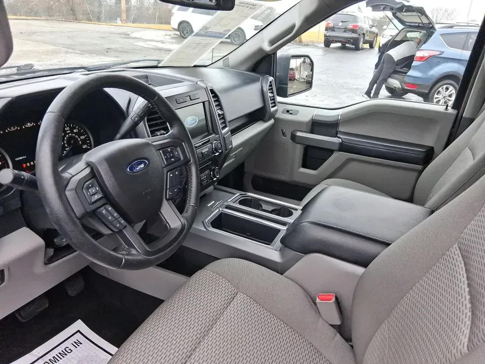 2016 Ford F-150 XLT (1FTEW1EP1GK) with an 2.7L V6 DOHC 24V engine, 6A transmission, located at 8750 N County Rd 25A, Piqua, OH, 45356, (937) 908-9800, 40.164391, -84.232513 - Need one truck that can handle weekday work runs, Saturday projects, and a last-minute road trip up I75 without breaking a sweat? This 2016 Ford F150 XLT Crew Cab 4WD is built for the doitall lifestyle-room for the crew, confidence in Ohio weather, and the capability to tow, haul, and explore while - Photo#9