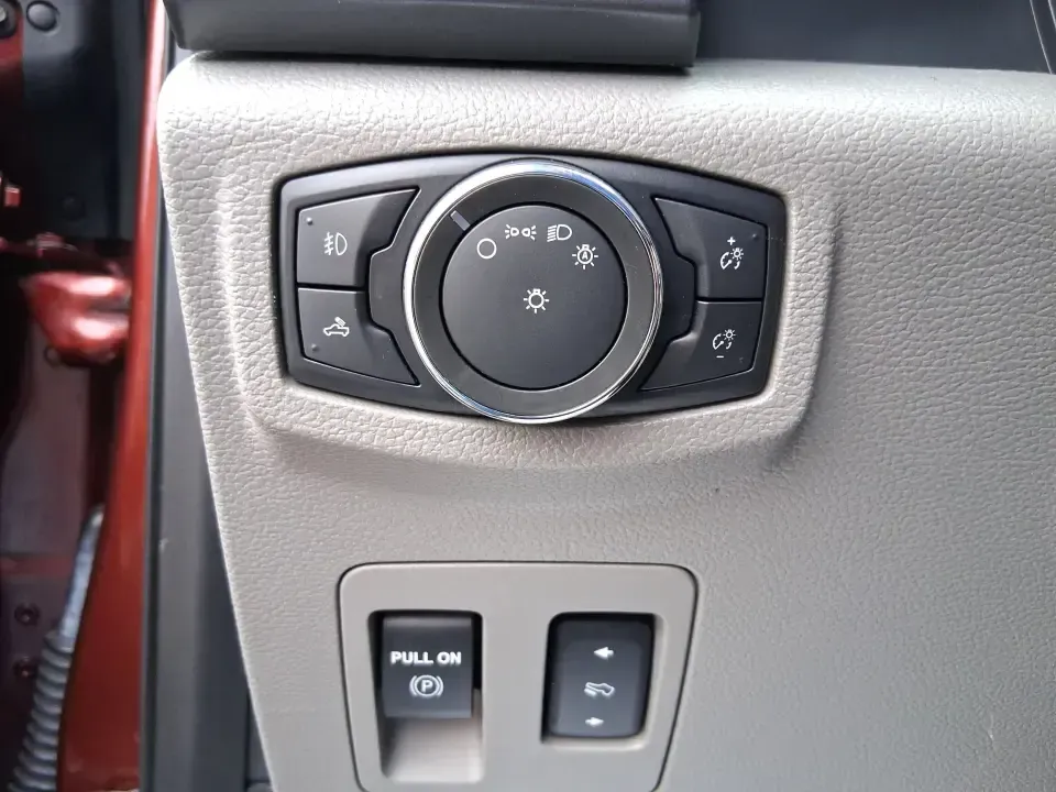 2016 Ford F-150 XLT (1FTEW1EP1GK) with an 2.7L V6 DOHC 24V engine, 6A transmission, located at 8750 N County Rd 25A, Piqua, OH, 45356, (937) 908-9800, 40.164391, -84.232513 - Need one truck that can handle weekday work runs, Saturday projects, and a last-minute road trip up I75 without breaking a sweat? This 2016 Ford F150 XLT Crew Cab 4WD is built for the doitall lifestyle-room for the crew, confidence in Ohio weather, and the capability to tow, haul, and explore while - Photo#16