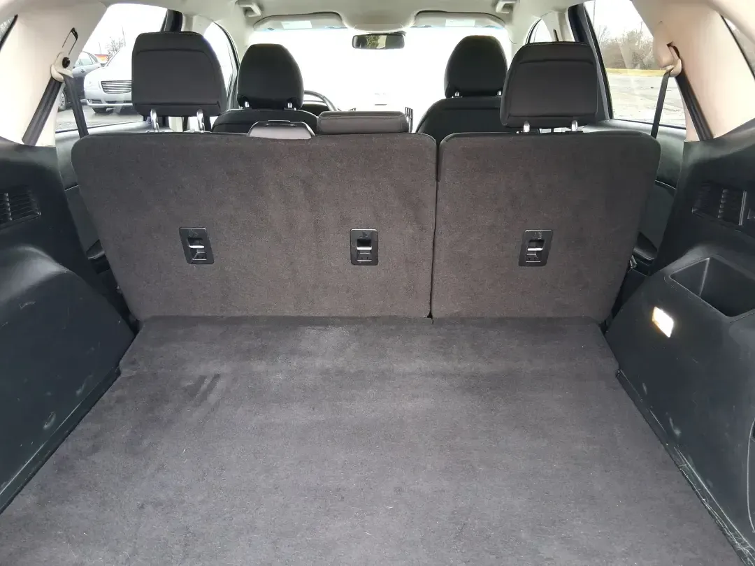 2018 Ford Edge SEL (2FMPK4J95JB) with an 2.0L L4 DOHC 16V engine, 6A transmission, located at 1099 N County Rd 25A , Troy, OH, 45373, (937) 908-9800, 40.057079, -84.212883 - Load up the family, point the hood toward a weekend getaway, and enjoy the confident, all-weather versatility that makes an SUV the go-to choice in Ohio-this 2018 Ford Edge SEL is built for real life, from school runs and grocery trips to road trips out toward Indian Lake or a day exploring downtown - Photo#12