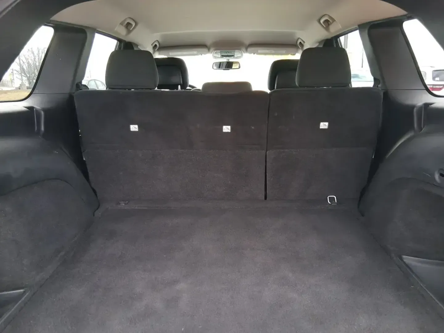 2013 Jeep Grand Cherokee Laredo (1C4RJFAG1DC) with an 3.6L V6 DOHC 24V engine, 5-Speed Automatic transmission, located at 401 Woodman Dr, Riverside, OH, 45431, (937) 908-9800, 39.760899, -84.123421 - Pack up the family, point the hood toward the next weekend getaway, and enjoy the confidence that comes with a capable SUV built for real life in Ohio. This 2013 Jeep Grand Cherokee Laredo in Mineral Gray Metallic Clearcoat is the kind of vehicle that fits your routine Monday through Friday-then tur - Photo#12