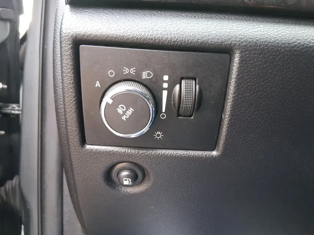 2013 Jeep Grand Cherokee Laredo (1C4RJFAG1DC) with an 3.6L V6 DOHC 24V engine, 5-Speed Automatic transmission, located at 401 Woodman Dr, Riverside, OH, 45431, (937) 908-9800, 39.760899, -84.123421 - Pack up the family, point the hood toward the next weekend getaway, and enjoy the confidence that comes with a capable SUV built for real life in Ohio. This 2013 Jeep Grand Cherokee Laredo in Mineral Gray Metallic Clearcoat is the kind of vehicle that fits your routine Monday through Friday-then tur - Photo#17