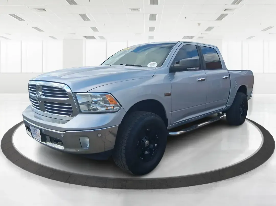 2016 Ram 1500 Lone Star (1C6RR7LT7GS) with an 5.7L V8 OHV 16V engine, 6A transmission, located at 401 Woodman Dr, Riverside, OH, 45431, (937) 908-9800, 39.760899, -84.123421 - Built for Midwest workweeks and weekend getaways, this 2016 Ram 1500 Lone Star Crew Cab is the kind of truck that fits real life in Riverside, Ohio-whether you're hauling gear for a home project, towing the toys for a trip out toward the Miami Valley, or loading up the family for a long road day on - Photo#8