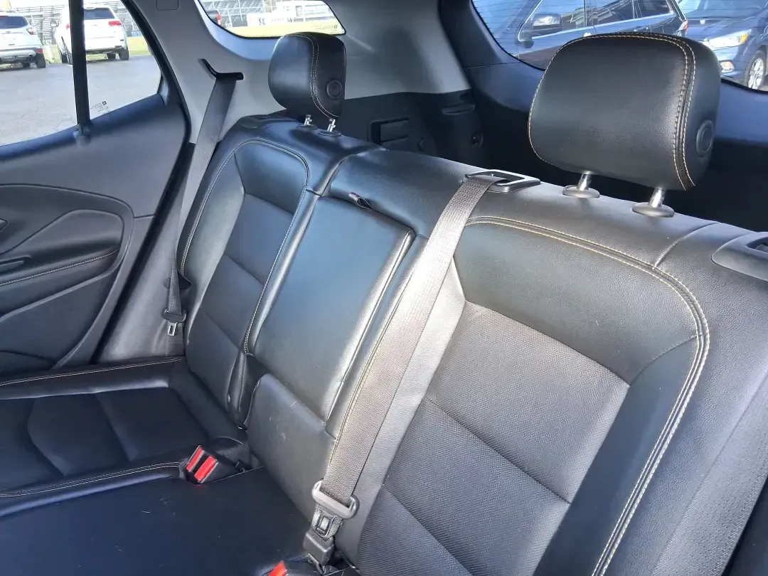 2020 GMC Terrain FWD SLT (3GKALPEVXLL) with an 1.4L L4 DOHC 16V TURBO engine, 6A transmission, located at 401 Woodman Dr, Riverside, OH, 45431, (937) 908-9800, 39.760899, -84.123421 - Picture your next week going smoother: a comfortable SUV for the daily commute down OH-35, school drop-offs, and quick grocery runs-plus the kind of confidence you want for a weekend drive to Carillon Historical Park, a day at the National Museum of the U.S. Air Force, or an easy road trip out towar - Photo#10