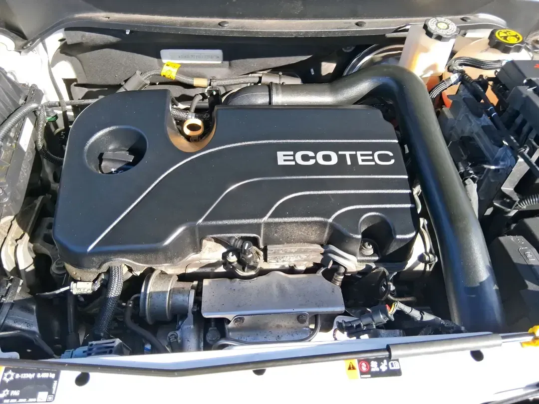 2020 GMC Terrain FWD SLT (3GKALPEVXLL) with an 1.4L L4 DOHC 16V TURBO engine, 6A transmission, located at 401 Woodman Dr, Riverside, OH, 45431, (937) 908-9800, 39.760899, -84.123421 - Picture your next week going smoother: a comfortable SUV for the daily commute down OH-35, school drop-offs, and quick grocery runs-plus the kind of confidence you want for a weekend drive to Carillon Historical Park, a day at the National Museum of the U.S. Air Force, or an easy road trip out towar - Photo#11