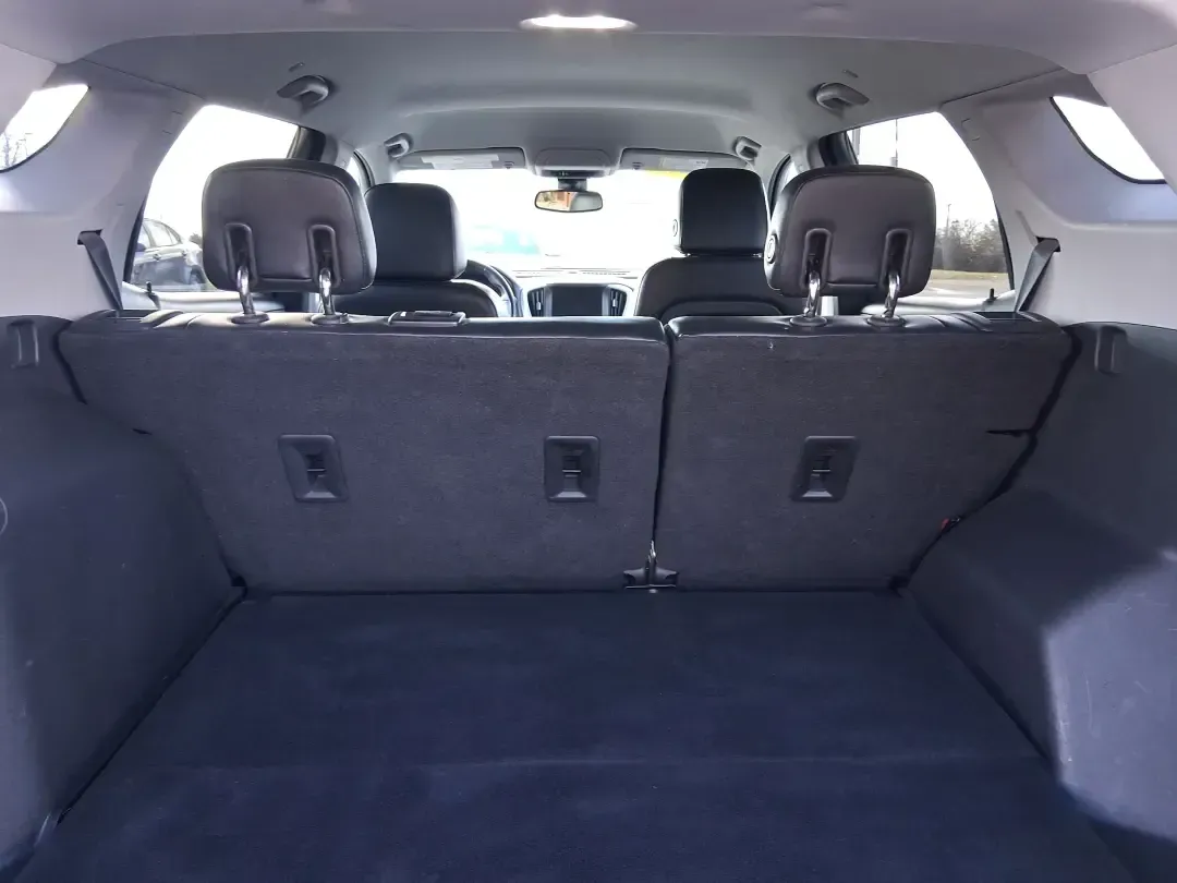 2020 GMC Terrain FWD SLT (3GKALPEVXLL) with an 1.4L L4 DOHC 16V TURBO engine, 6A transmission, located at 401 Woodman Dr, Riverside, OH, 45431, (937) 908-9800, 39.760899, -84.123421 - Picture your next week going smoother: a comfortable SUV for the daily commute down OH-35, school drop-offs, and quick grocery runs-plus the kind of confidence you want for a weekend drive to Carillon Historical Park, a day at the National Museum of the U.S. Air Force, or an easy road trip out towar - Photo#12