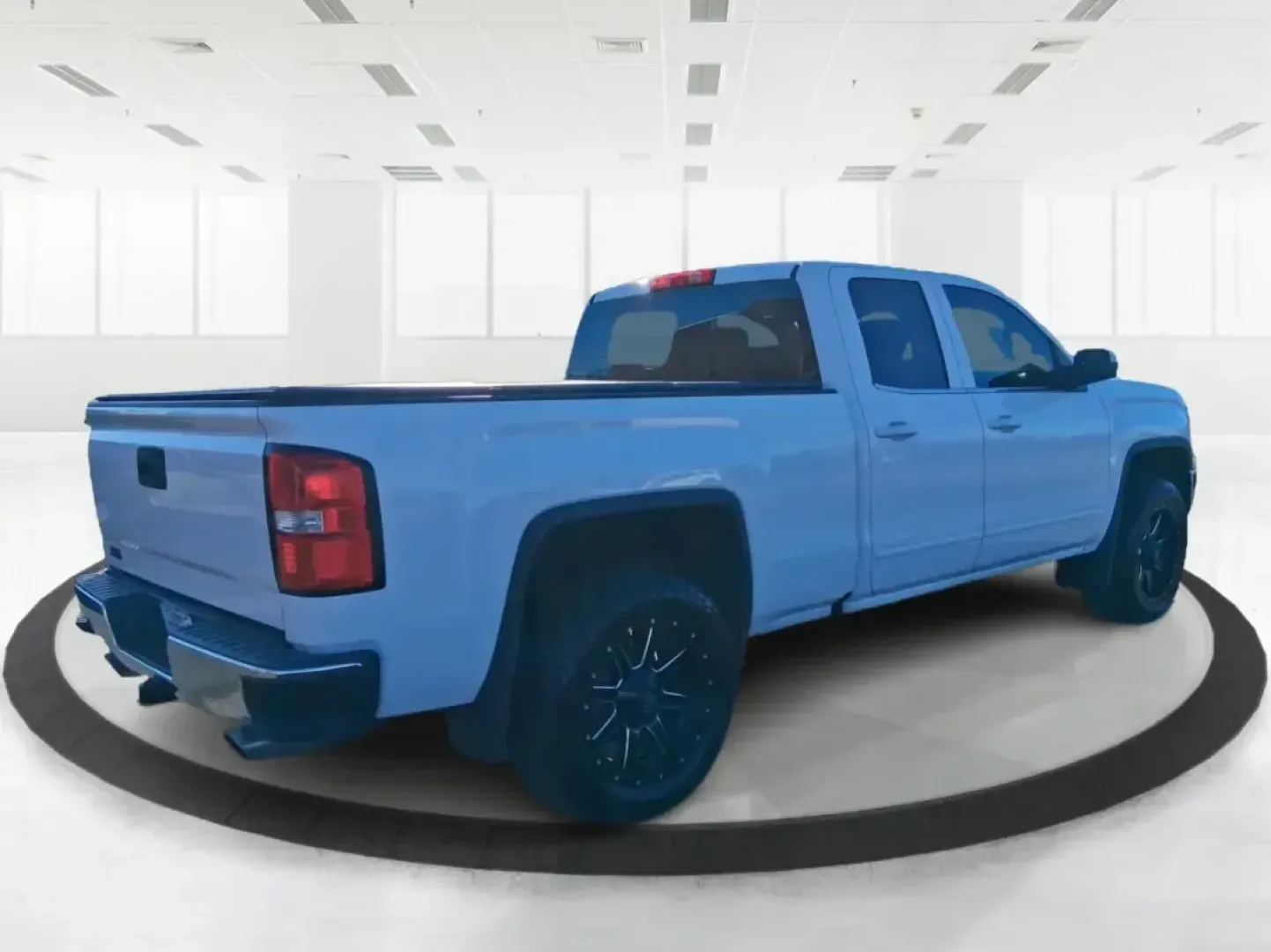 2016 GMC Sierra 1500 SLE (1GTV2MEC8GZ) with an EcoTec3 4.3L V-6 gasoline direct injection engine, 6A transmission, located at 1951 S Dayton Lakeview Rd., New Carlisle, OH, 45344, (937) 908-9800, 39.890999, -84.050255 - Need a truck that can handle Midwest weather, weekend projects, and that long stretch down I75 without breaking a sweat? This **2016 GMC Sierra 1500 SLE Double Cab 4WD** is built for real life in Moraine-whether you're hauling gear to a job site, towing the boat for a day near **Carillon Historical - Photo#2