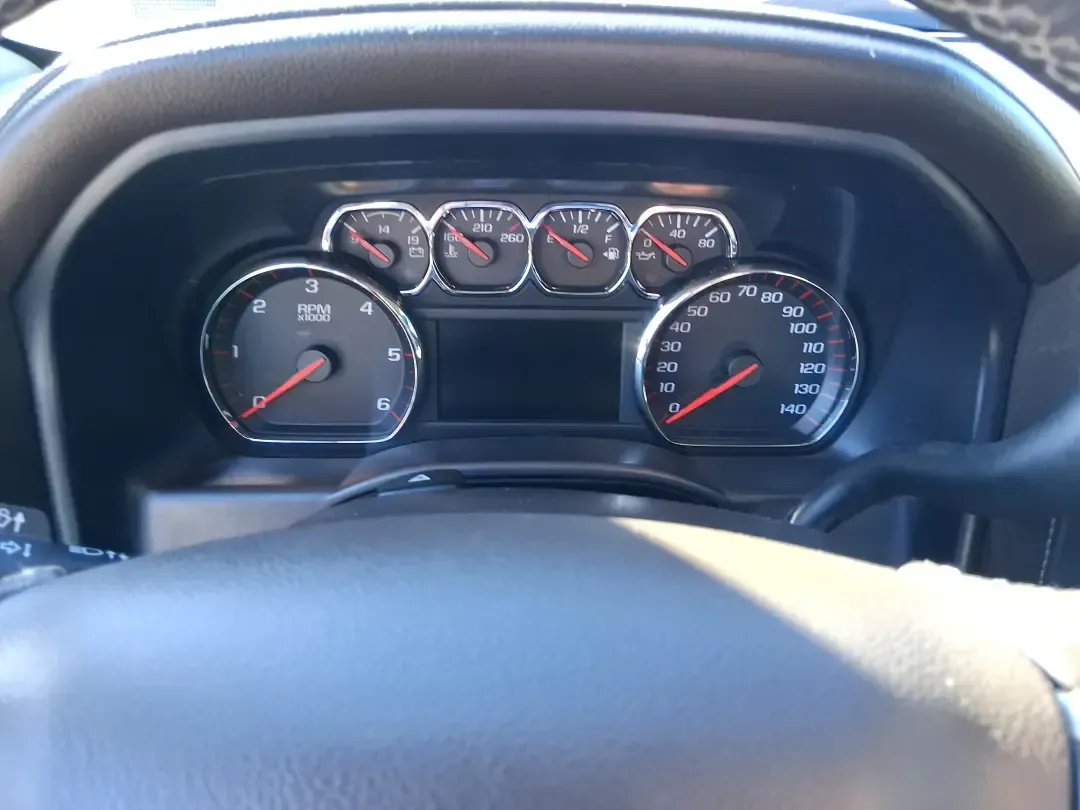 2016 GMC Sierra 1500 SLE (1GTV2MEC8GZ) with an EcoTec3 4.3L V-6 gasoline direct injection engine, 6A transmission, located at 4508 South Dixie Dr, Moraine, OH, 45439, (937) 908-9800, 39.689976, -84.218452 - Need a truck that can handle Midwest weather, weekend projects, and that long stretch down I75 without breaking a sweat? This **2016 GMC Sierra 1500 SLE Double Cab 4WD** is built for real life in Moraine-whether you're hauling gear to a job site, towing the boat for a day near **Carillon Historical - Photo#14