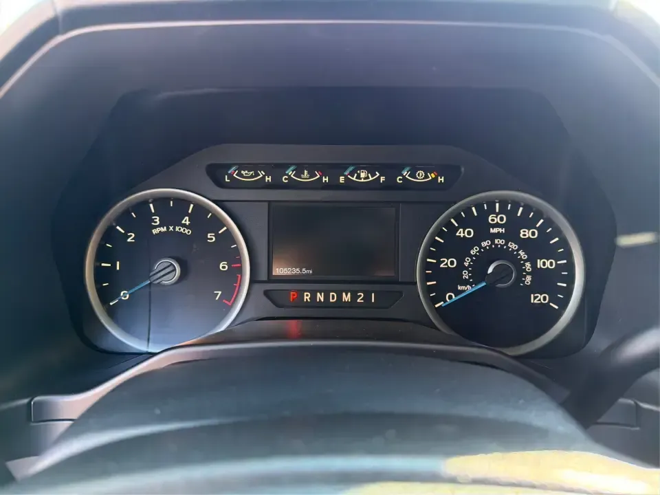 2015 Ford F-150 XLT (1FTEW1EP2FK) with an 2.7L V6 DOHC 24V engine, 6-Speed Automatic transmission, located at 1230 East Main St, Xenia, OH, 45385, (937) 908-9800, 39.688026, -83.910172 - Picture your next weekend: the bed loaded for a Greene County lake day, the family comfortable in a roomy Crew Cab, and 4WD ready when the weather turns on I35 or you decide to explore back roads outside Xenia. This 2015 Ford F-150 XLT is built for real life-work, play, towing, and everyday errands- - Photo#14