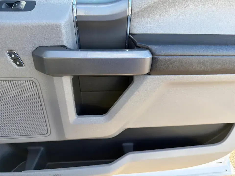 2015 Ford F-150 XLT (1FTEW1EP2FK) with an 2.7L V6 DOHC 24V engine, 6-Speed Automatic transmission, located at 1230 East Main St, Xenia, OH, 45385, (937) 908-9800, 39.688026, -83.910172 - Picture your next weekend: the bed loaded for a Greene County lake day, the family comfortable in a roomy Crew Cab, and 4WD ready when the weather turns on I35 or you decide to explore back roads outside Xenia. This 2015 Ford F-150 XLT is built for real life-work, play, towing, and everyday errands- - Photo#19