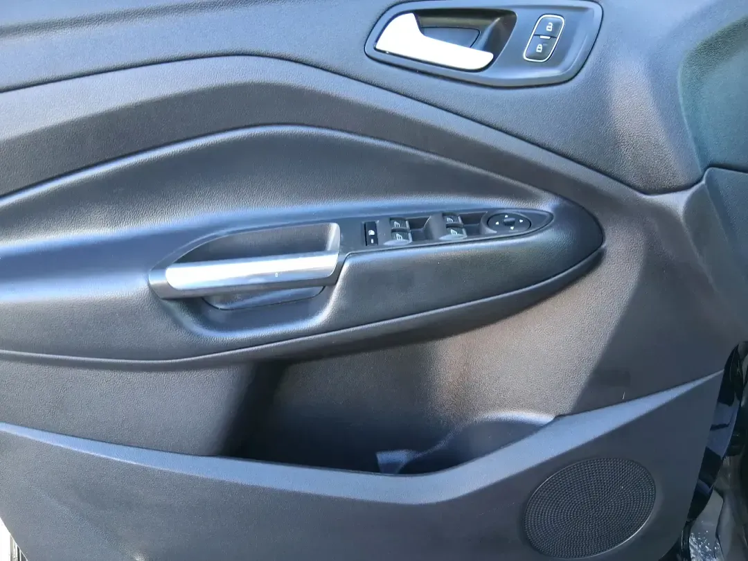 2019 Ford Escape SE (1FMCU0GD6KU) with an 1.5L L4 DOHC 16V engine, 6A transmission, located at 401 Woodman Dr, Riverside, OH, 45431, (937) 908-9800, 39.760899, -84.123421 - Need a dependable SUV for long commutes down I-675, quick school drop-offs, and weekend getaways to Carillon Historical Park or a day at the National Museum of the U.S. Air Force? This 2019 Ford Escape SE in Agate Black Metallic is built for real-life driving in and around Riverside, Ohio-comfortabl - Photo#19