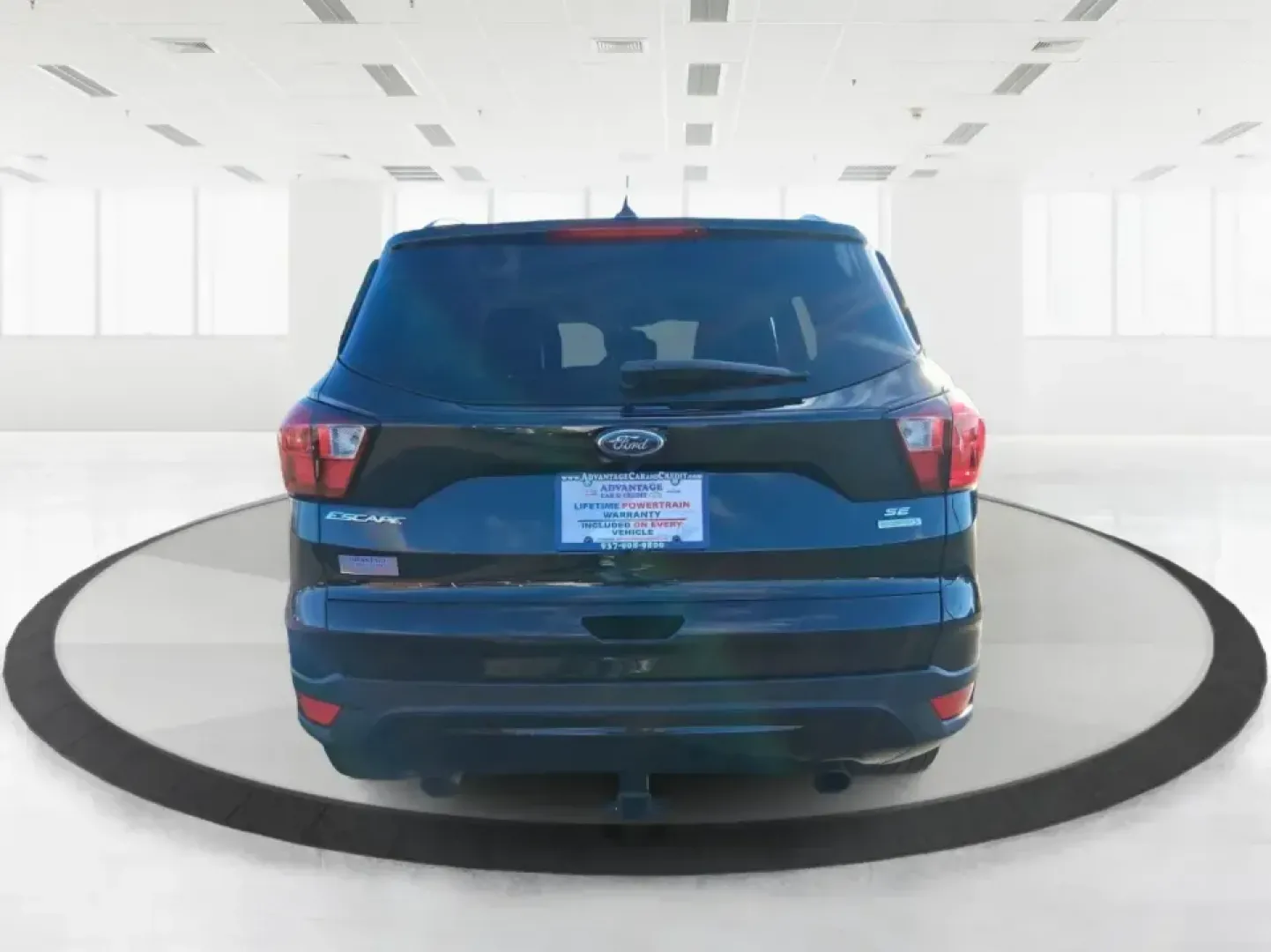 2019 Ford Escape SE (1FMCU0GD6KU) with an 1.5L L4 DOHC 16V engine, 6A transmission, located at 401 Woodman Dr, Riverside, OH, 45431, (937) 908-9800, 39.760899, -84.123421 - Need a dependable SUV for long commutes down I-675, quick school drop-offs, and weekend getaways to Carillon Historical Park or a day at the National Museum of the U.S. Air Force? This 2019 Ford Escape SE in Agate Black Metallic is built for real-life driving in and around Riverside, Ohio-comfortabl - Photo#3