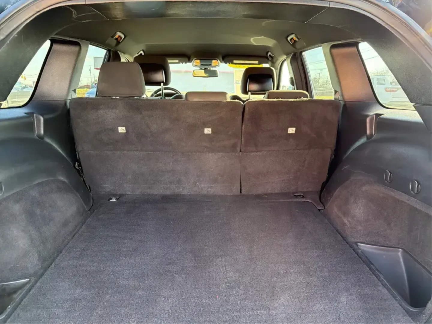 2015 Jeep Grand Cherokee Laredo (1C4RJFAG7FC) with an 3.6L V-6 DOHC engine, 8-Speed Automatic transmission, located at 401 Woodman Dr, Riverside, OH, 45431, (937) 908-9800, 39.760899, -84.123421 - Picture your next weekend: you're loading up the family for a quick getaway to Caesars Creek, grabbing groceries after work, or cruising I-675 toward Dayton with a confident, comfortable SUV that feels ready for anything Ohio weather throws your way. This 2015 Jeep Grand Cherokee Laredo 4WD is built - Photo#12