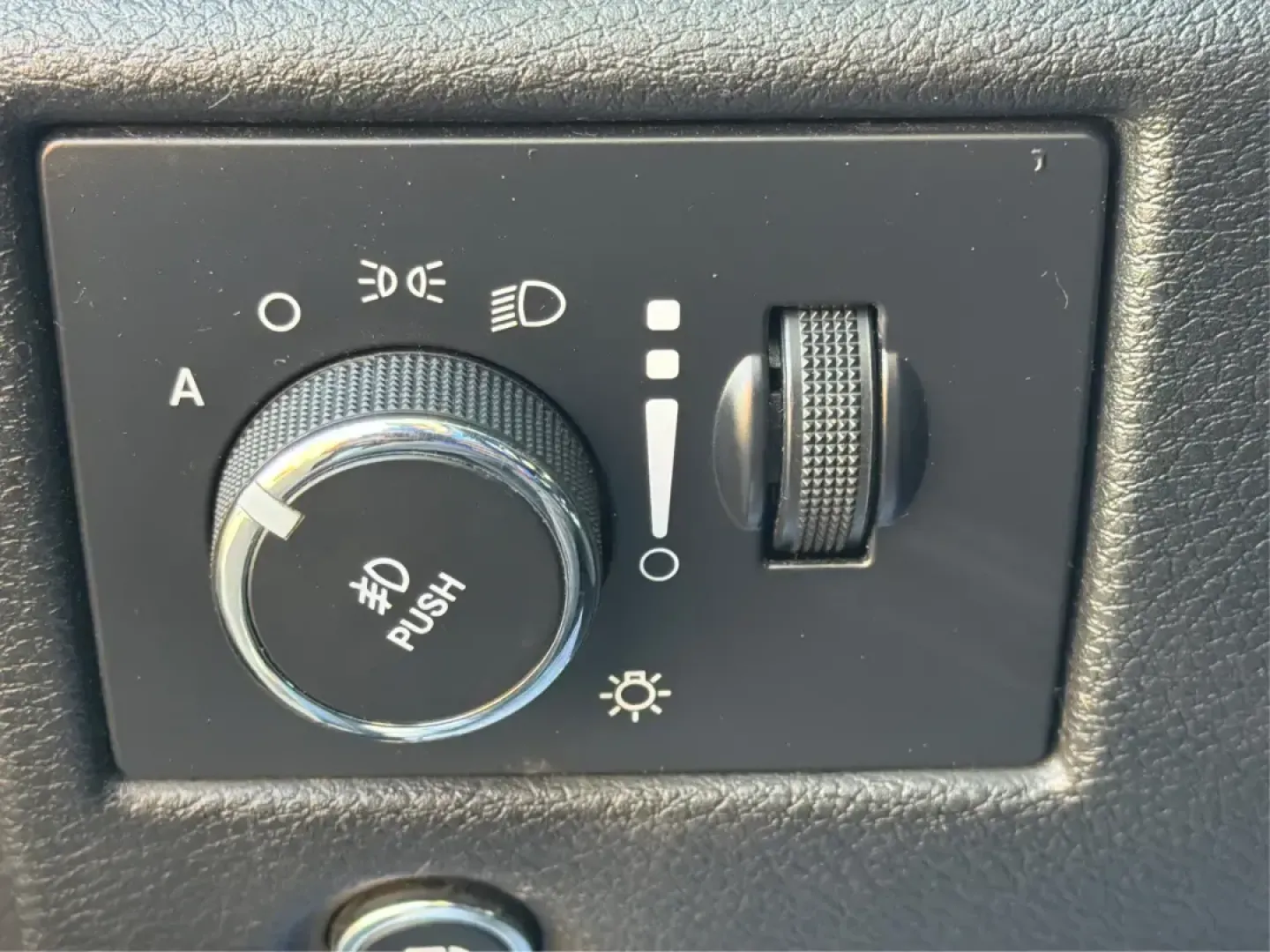 2015 Jeep Grand Cherokee Laredo (1C4RJFAG7FC) with an 3.6L V-6 DOHC engine, 8-Speed Automatic transmission, located at 401 Woodman Dr, Riverside, OH, 45431, (937) 908-9800, 39.760899, -84.123421 - Picture your next weekend: you're loading up the family for a quick getaway to Caesars Creek, grabbing groceries after work, or cruising I-675 toward Dayton with a confident, comfortable SUV that feels ready for anything Ohio weather throws your way. This 2015 Jeep Grand Cherokee Laredo 4WD is built - Photo#17