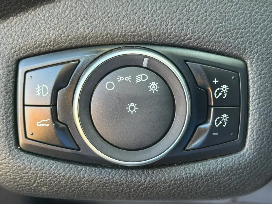 2018 Ford Escape SE (1FMCU9GD4JU) with an 1.5L L4 DOHC 16V engine, 6A transmission, located at 1230 East Main St, Xenia, OH, 45385, (937) 908-9800, 39.688026, -83.910172 - Picture your next Ohio weekend: loading up the kids for a splash at Splash Xenia, cruising out to John Bryan State Park for a hike, or tackling a snowy morning commute from Beavercreek to downtown Dayton with confidence. This 2018 Ford Escape SE in Blue Metallic is the kind of compact SUV that fits - Photo#17