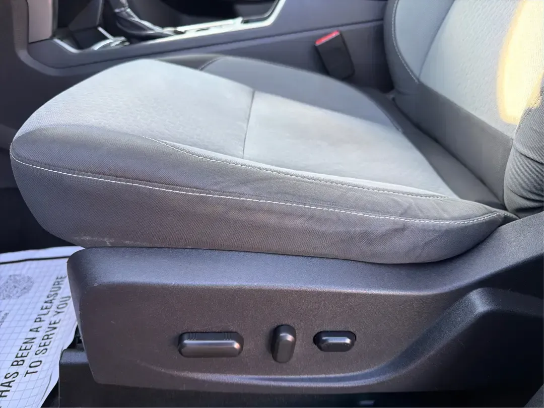 2018 Ford Escape SE (1FMCU9GD4JU) with an 1.5L L4 DOHC 16V engine, 6A transmission, located at 1230 East Main St, Xenia, OH, 45385, (937) 908-9800, 39.688026, -83.910172 - Picture your next Ohio weekend: loading up the kids for a splash at Splash Xenia, cruising out to John Bryan State Park for a hike, or tackling a snowy morning commute from Beavercreek to downtown Dayton with confidence. This 2018 Ford Escape SE in Blue Metallic is the kind of compact SUV that fits - Photo#18