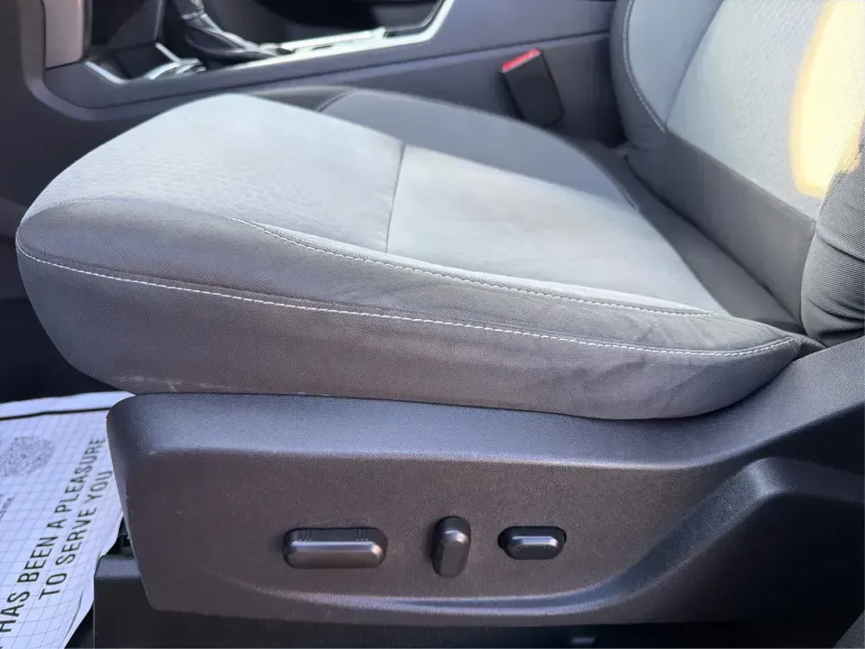 2018 Ford Escape SE (1FMCU9GD4JU) with an 1.5L L4 DOHC 16V engine, 6A transmission, located at 880 E. National Road, Vandalia, OH, 45377, (937) 908-9800, 39.891918, -84.183594 - Picture your next Ohio weekend: loading up the kids for a splash at Splash Xenia, cruising out to John Bryan State Park for a hike, or tackling a snowy morning commute from Beavercreek to downtown Dayton with confidence. This 2018 Ford Escape SE in Blue Metallic is the kind of compact SUV that fits - Photo#18